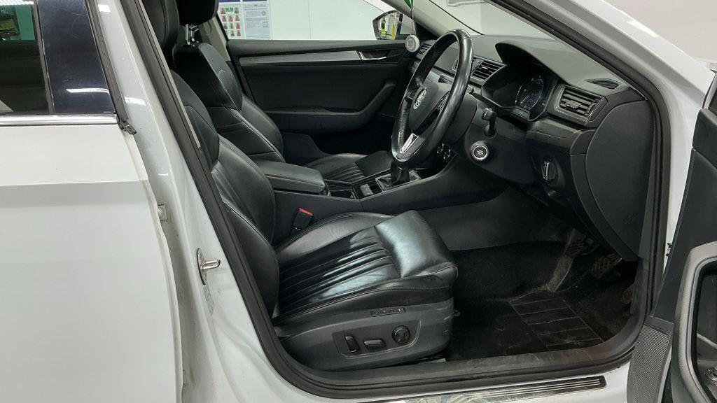 Skoda Superb - Image 2