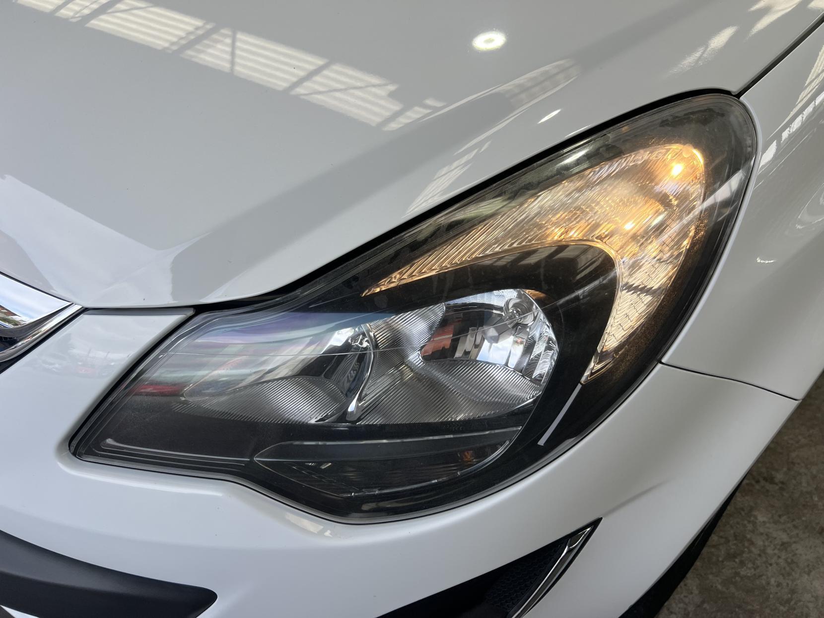 Vauxhall Corsa - Image 12