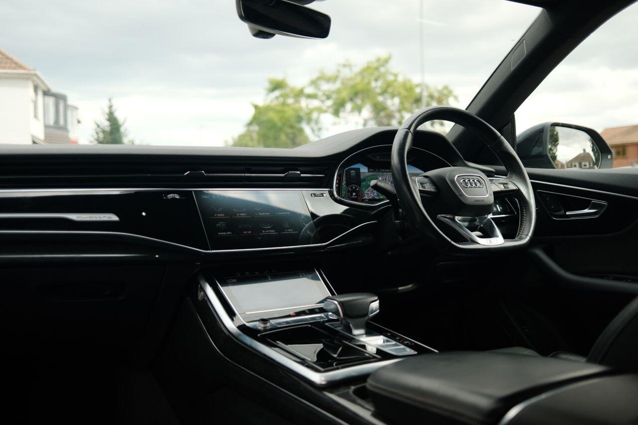 Audi Q8 - Image 5