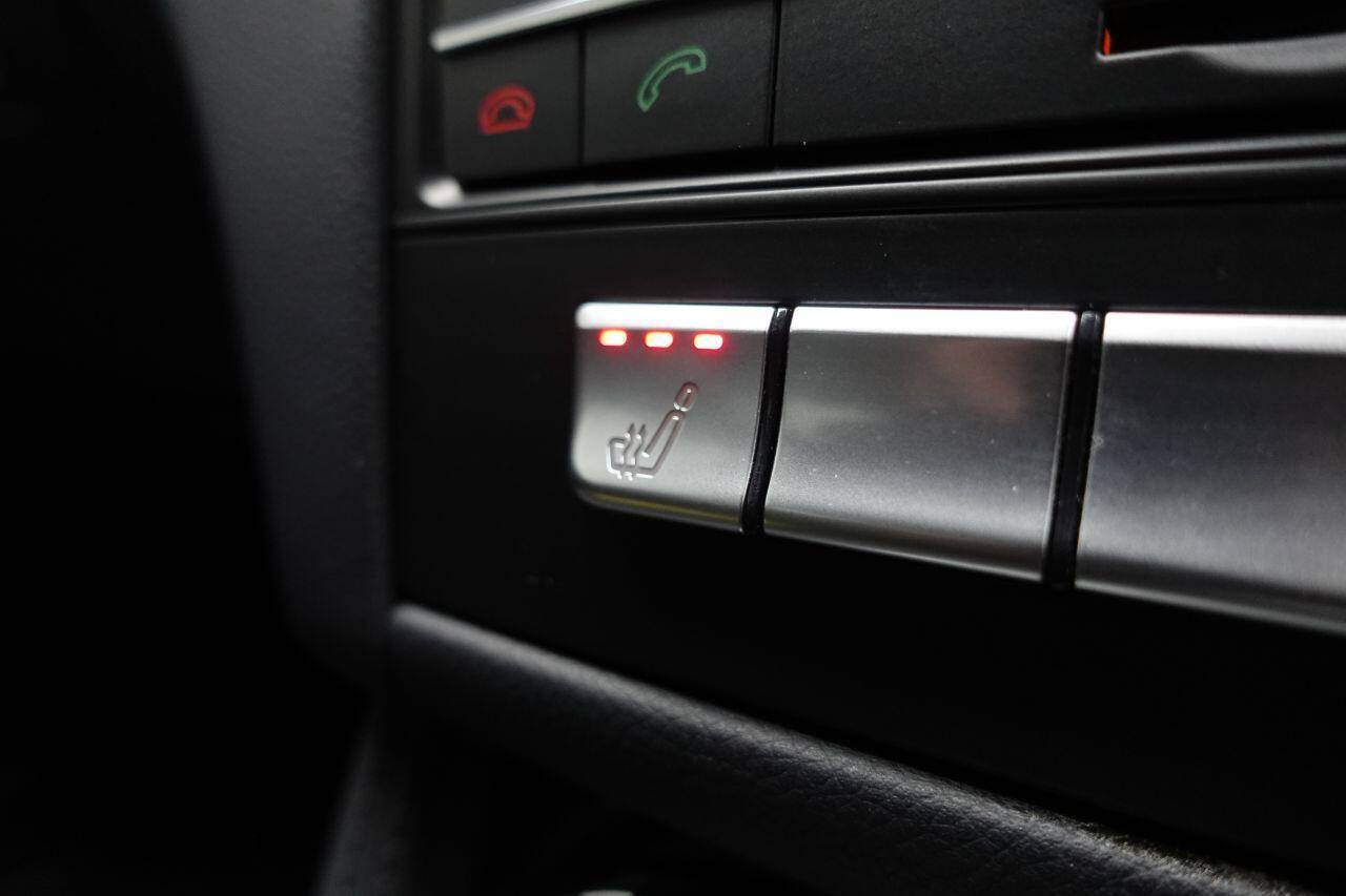 Mercedes CLS Class - Image 38