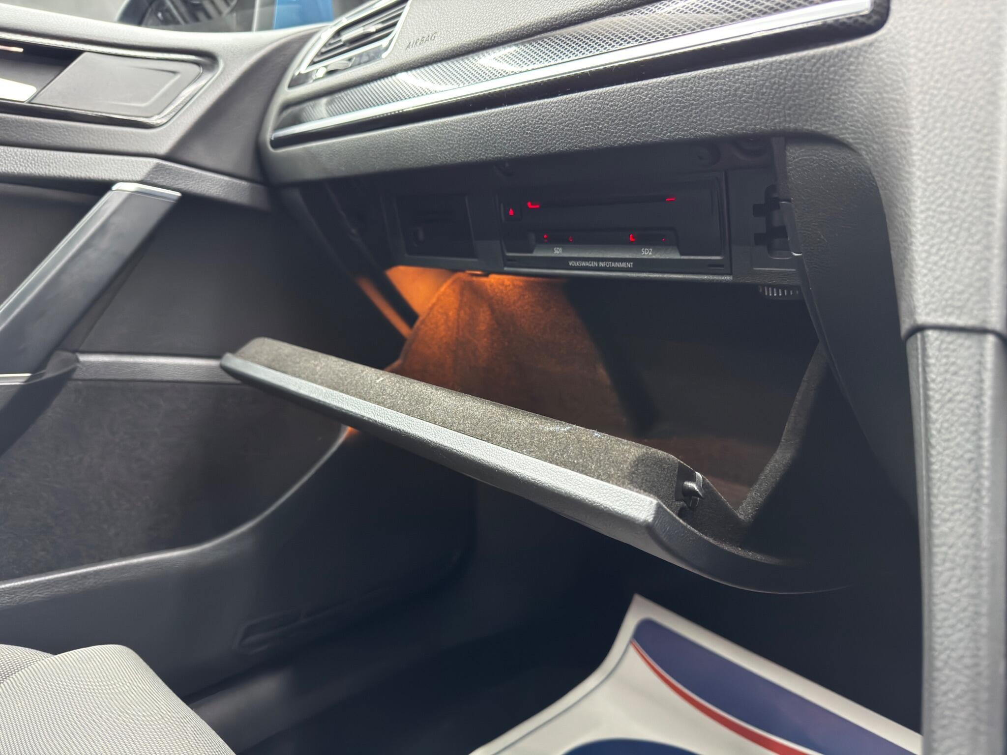 Volkswagen Golf - Image 37