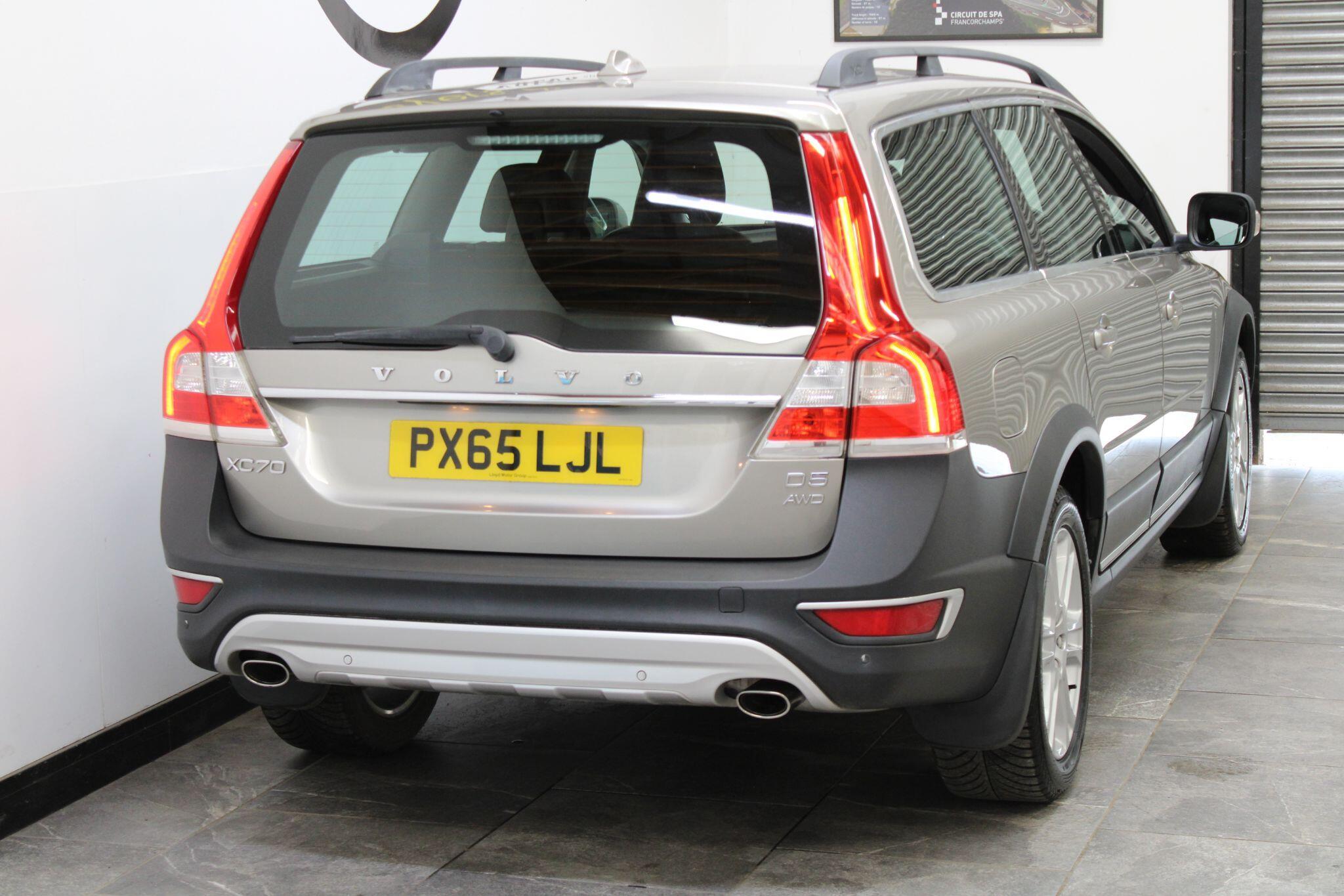 Volvo XC70 - Image 13