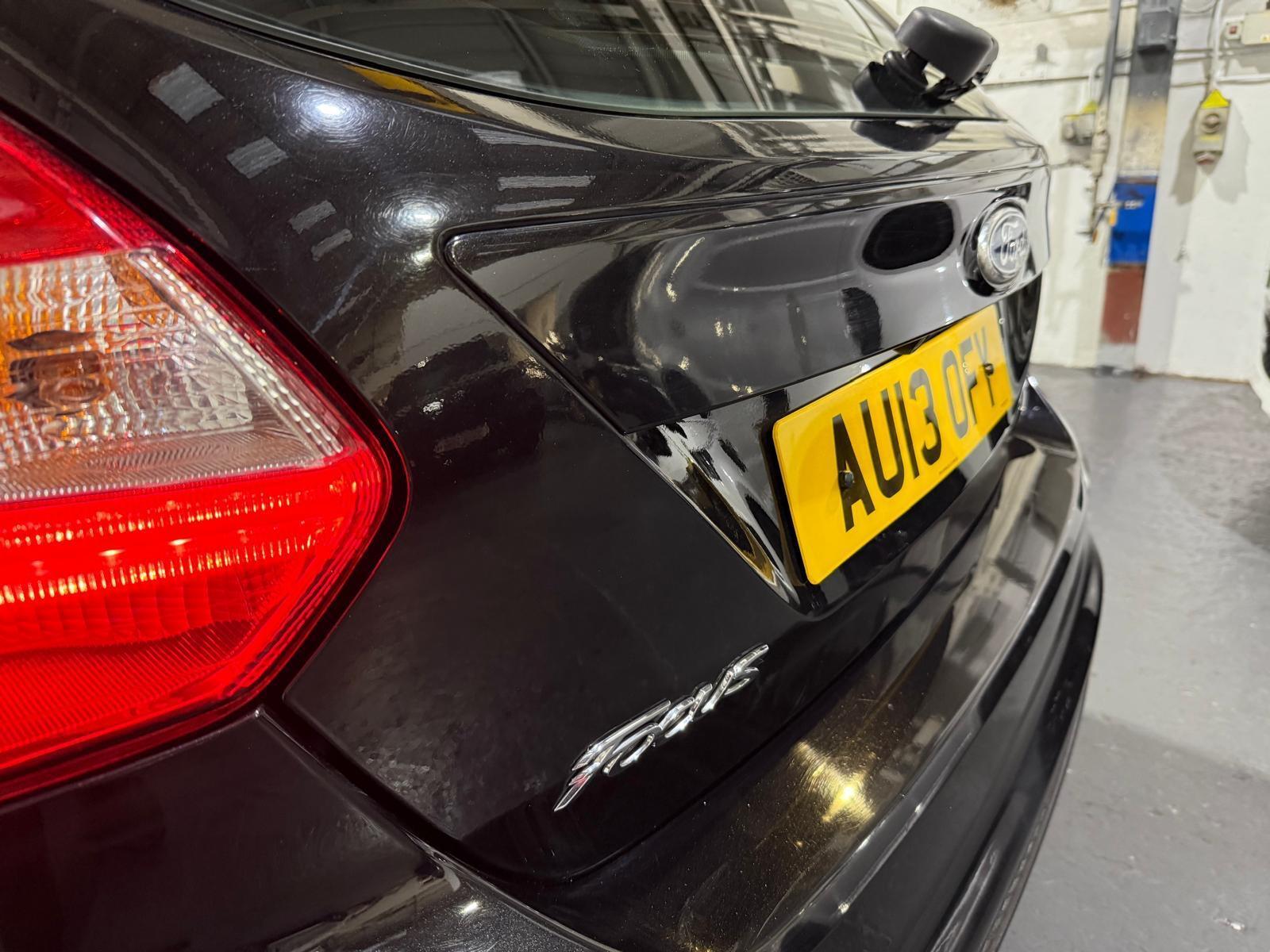 Ford Focus - Image 24