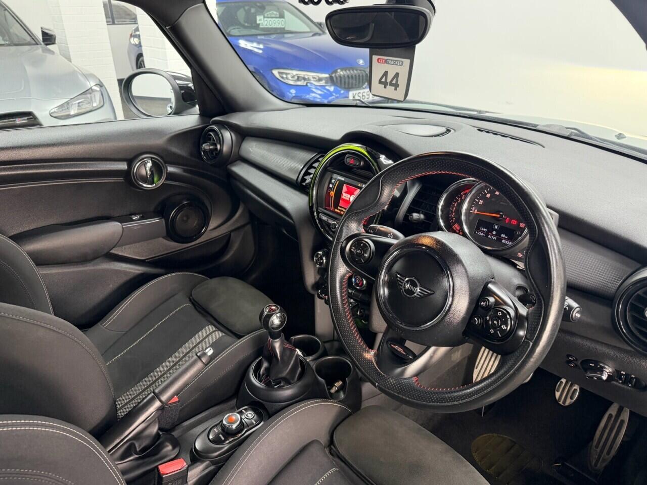 MINI Hatch - Image 13