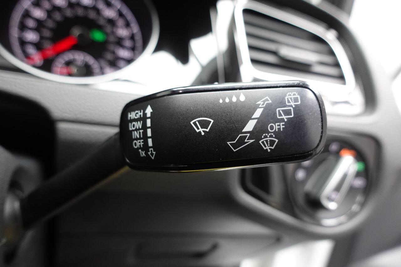 Volkswagen Golf - Image 39