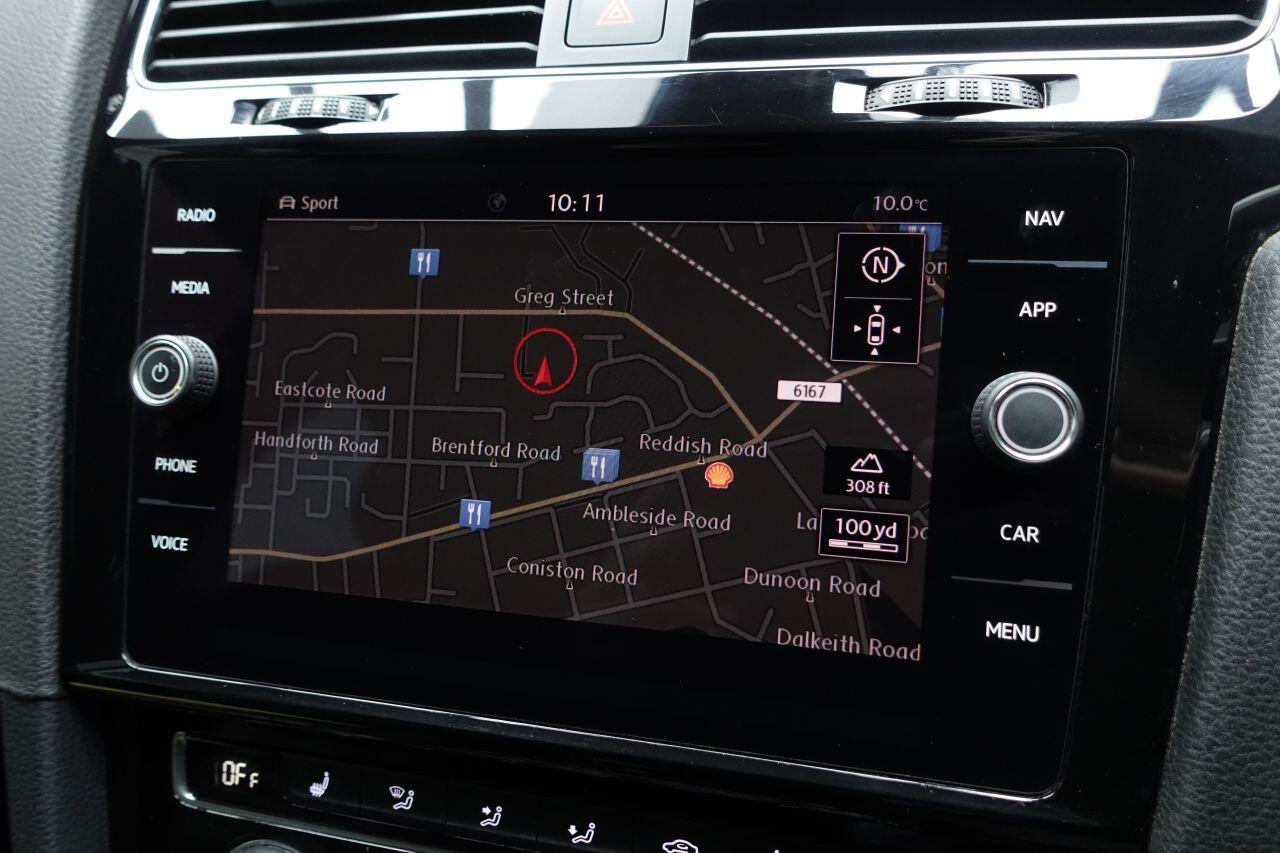 Volkswagen Golf - Image 4