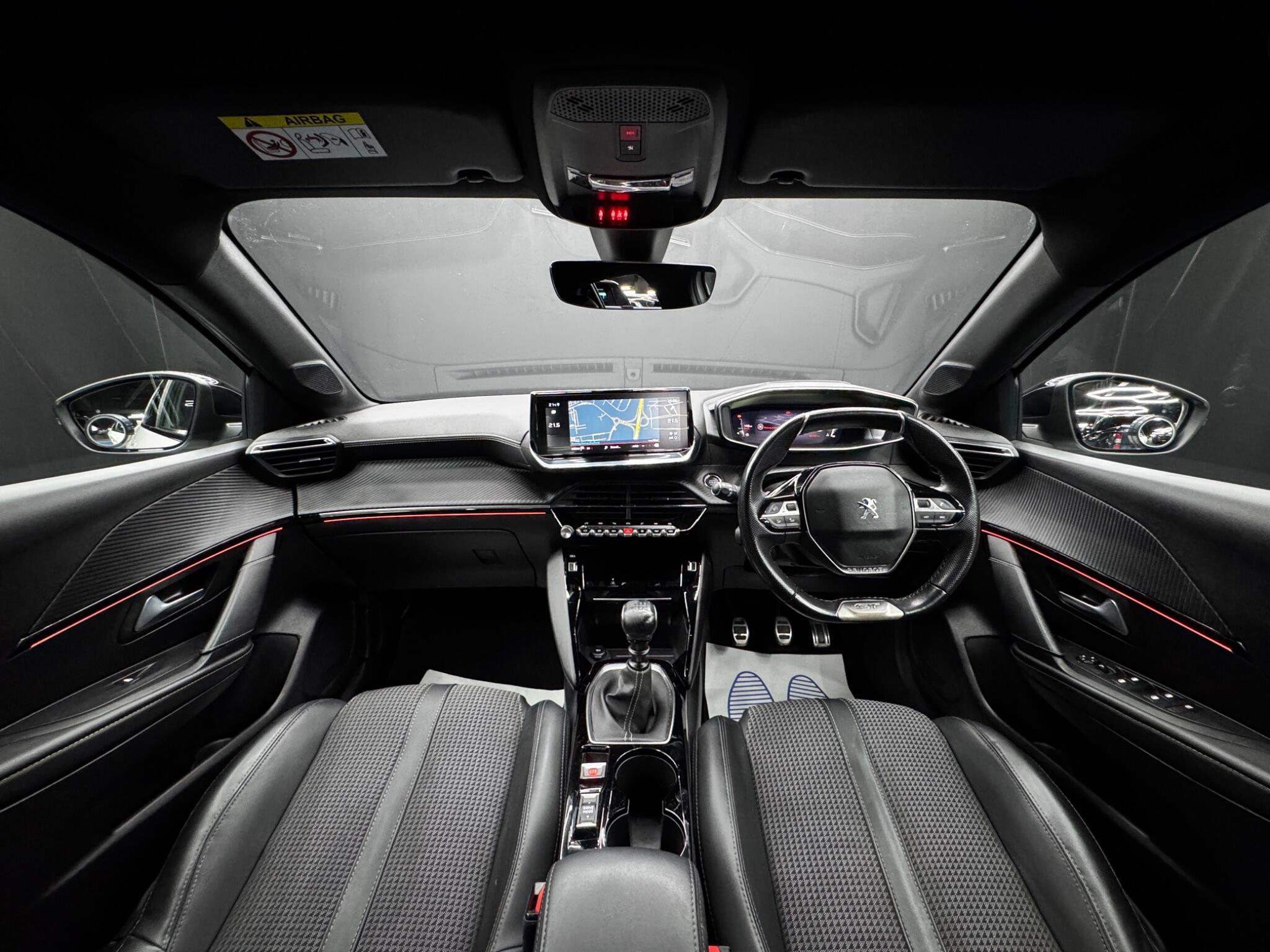 Peugeot 208 - Image 17