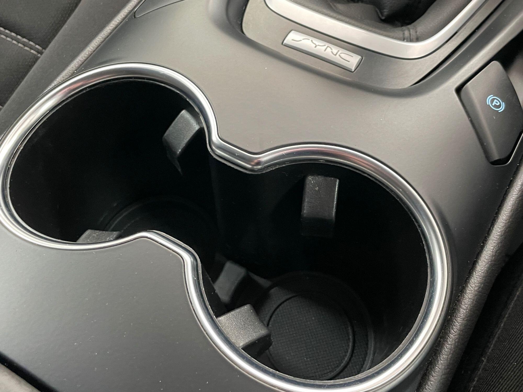 Ford Mondeo - Image 46