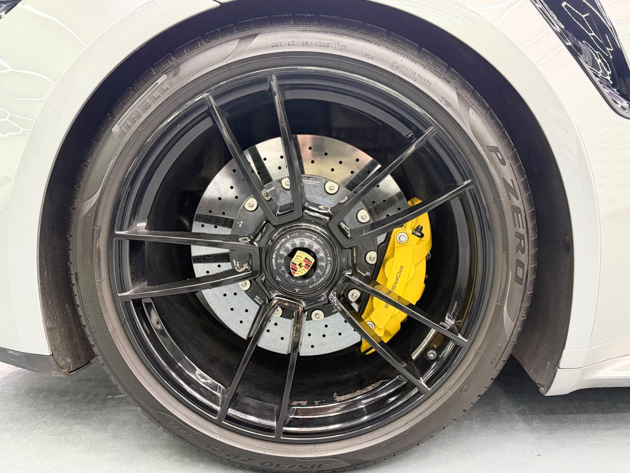 Porsche 911 - Image 29