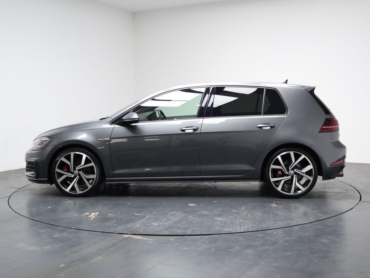 Volkswagen Golf - Image 8