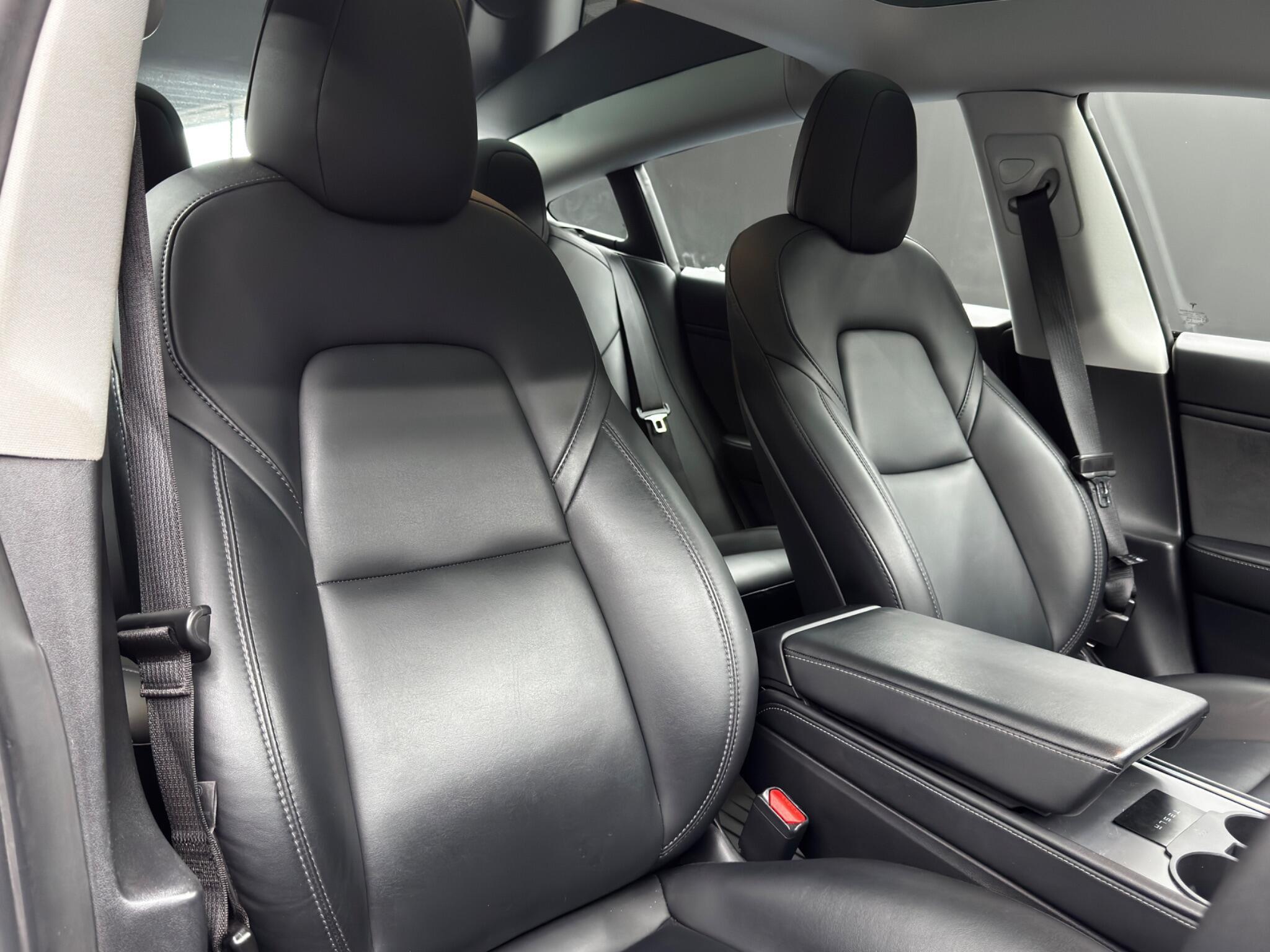 Tesla Model 3 - Image 12