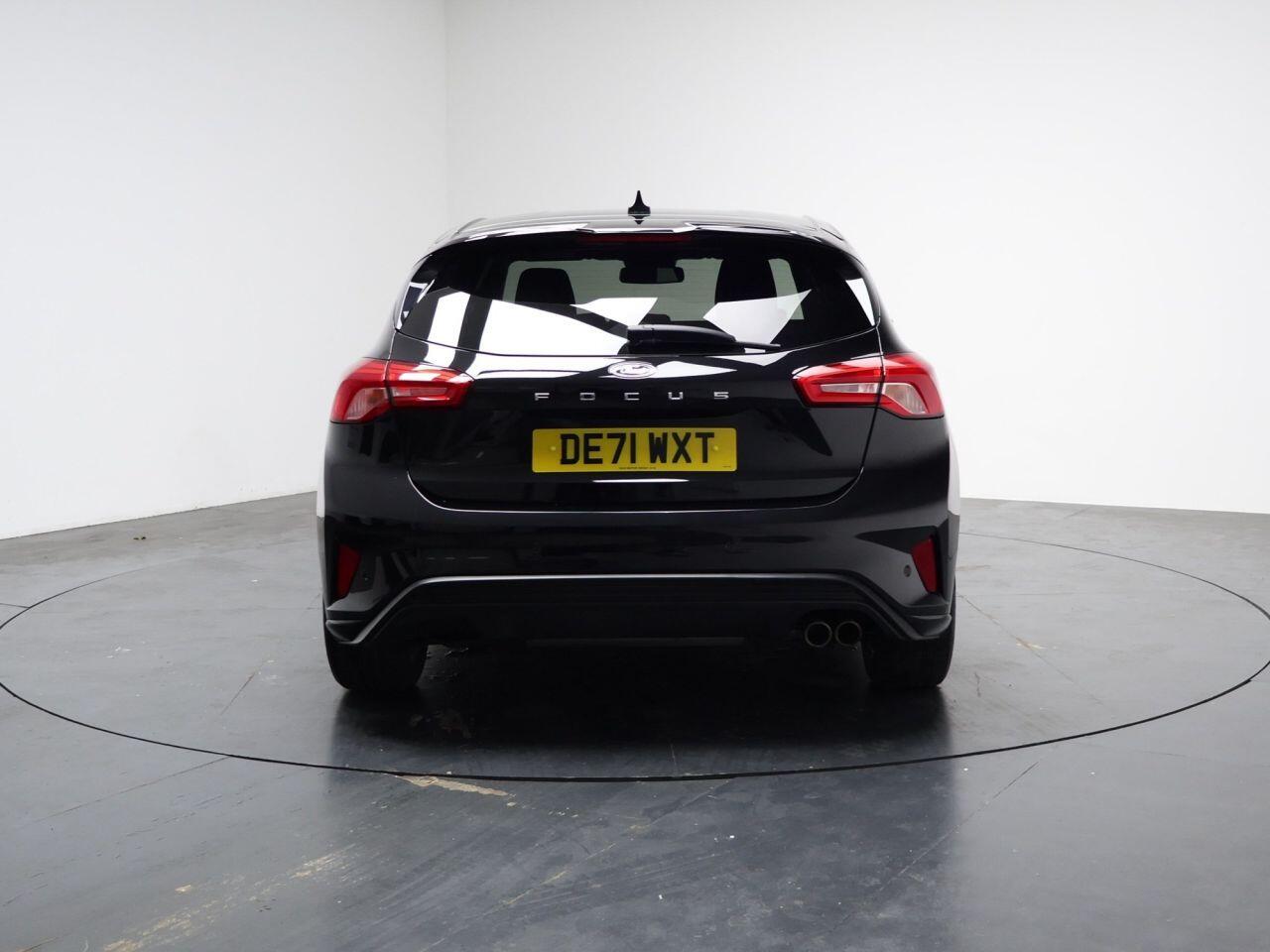 Ford Focus - Image 11