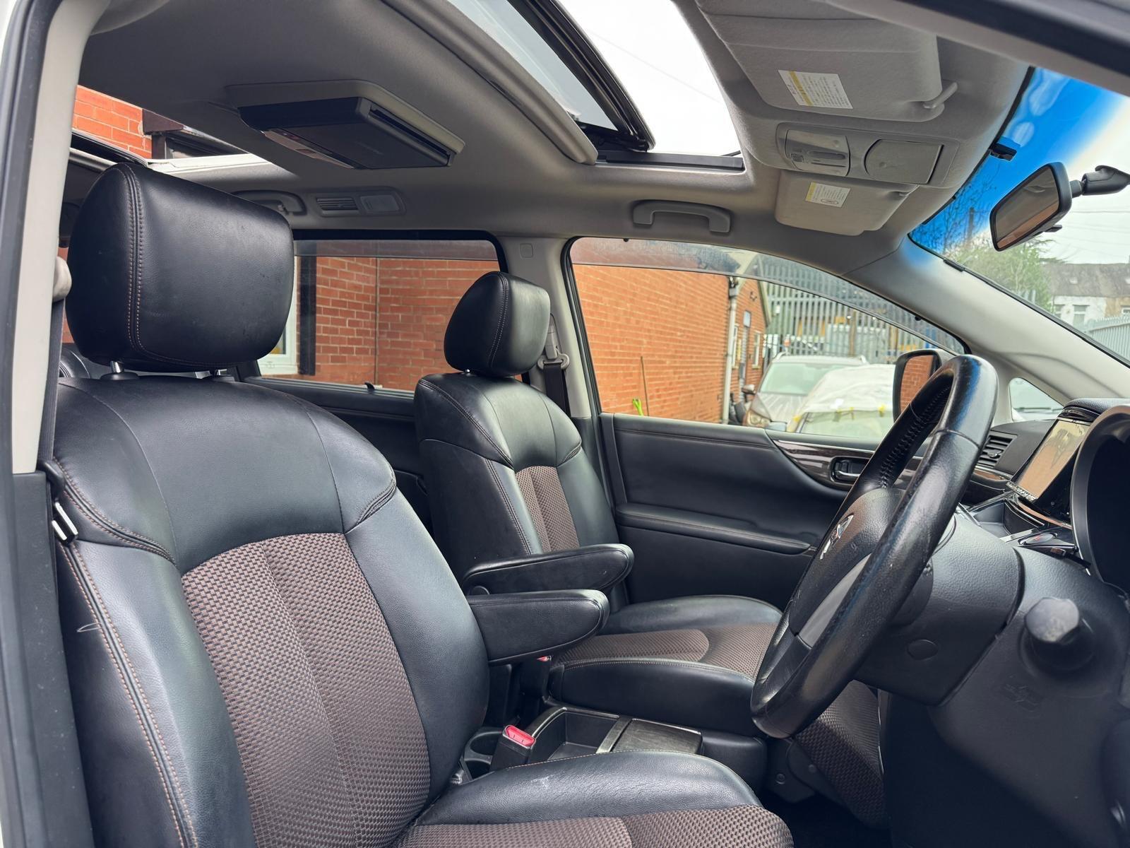 Nissan Elgrand - Image 25