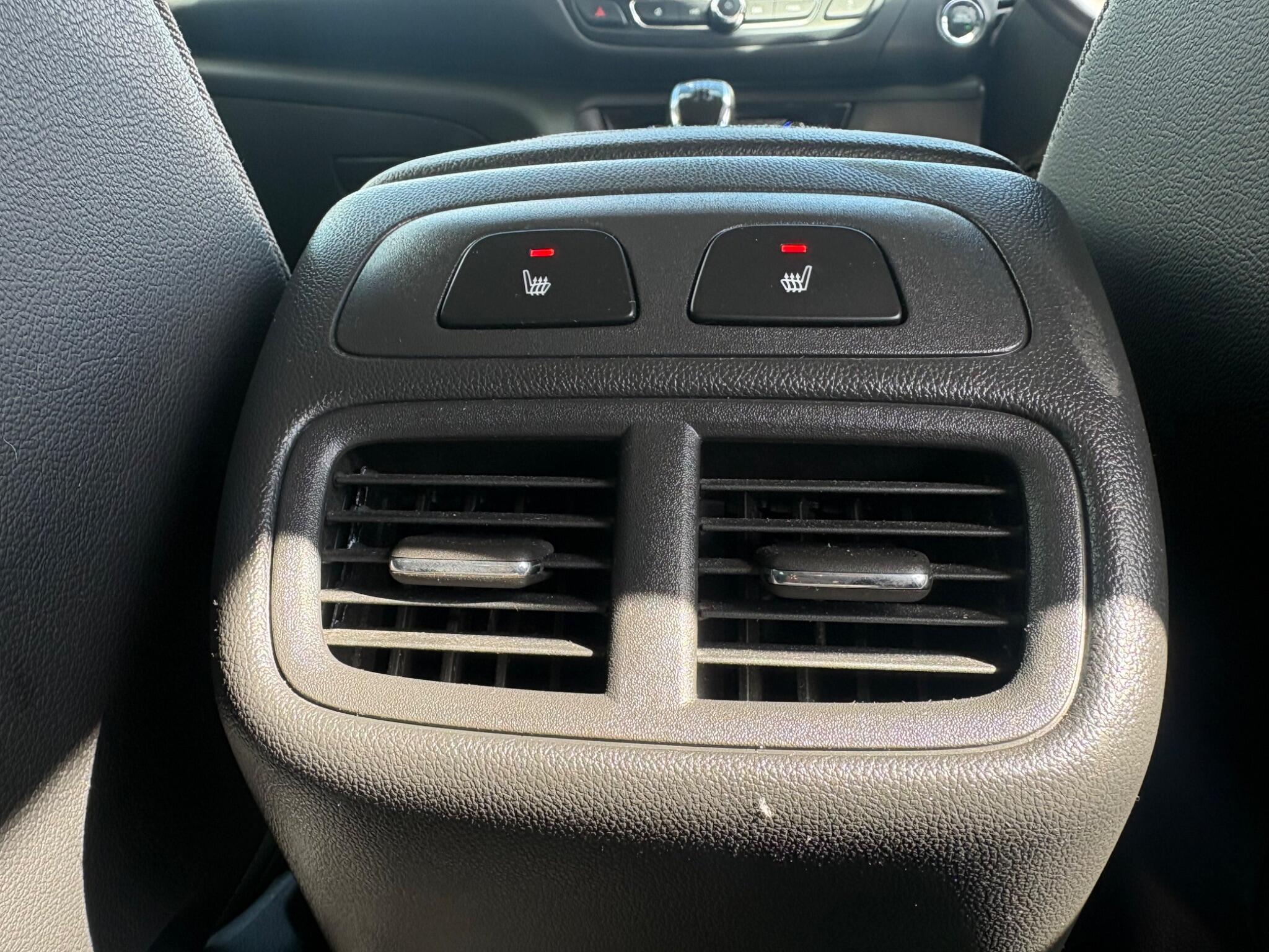 Vauxhall Insignia - Image 21