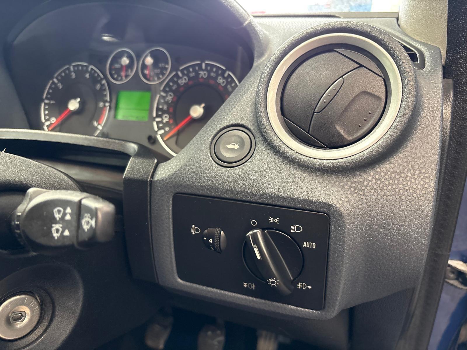 Ford Fiesta - Image 10