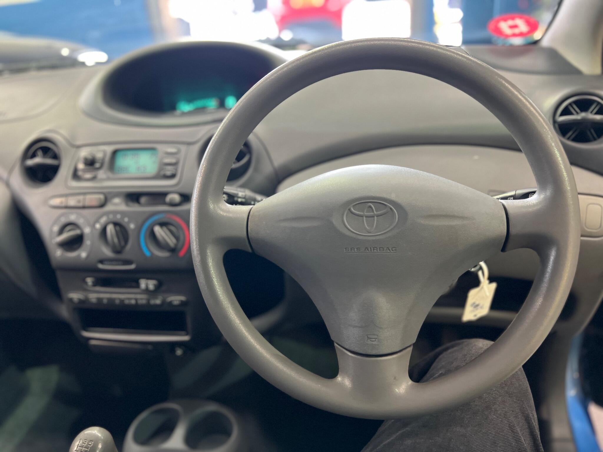 Toyota Yaris - Image 17