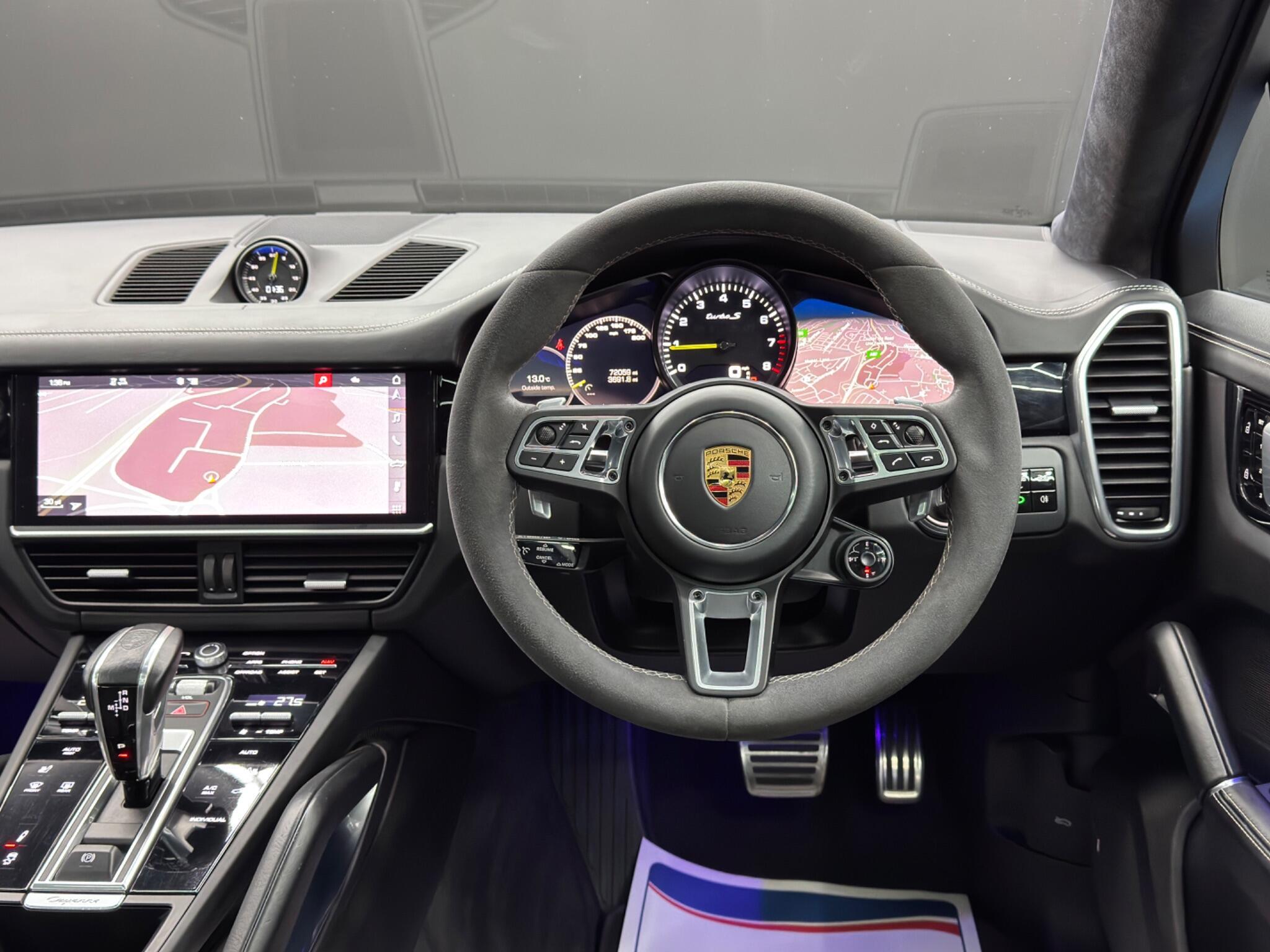 Porsche Cayenne - Image 18