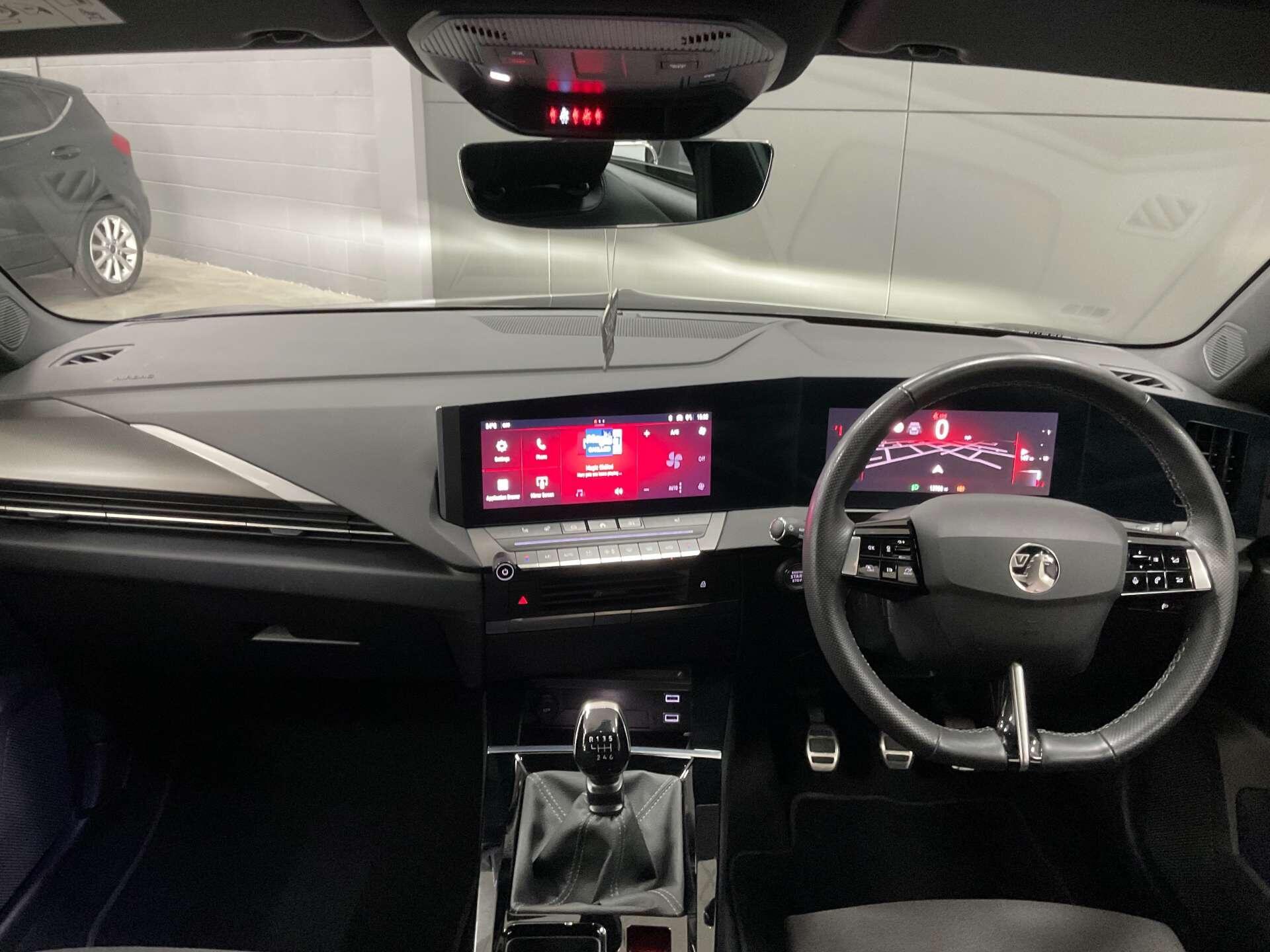Vauxhall Astra - Image 11