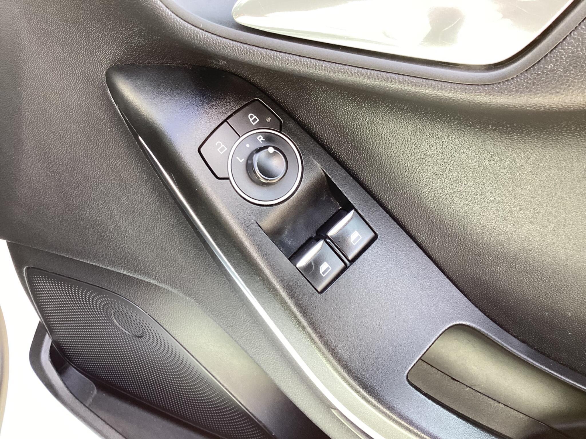 Ford Fiesta Van - Image 17