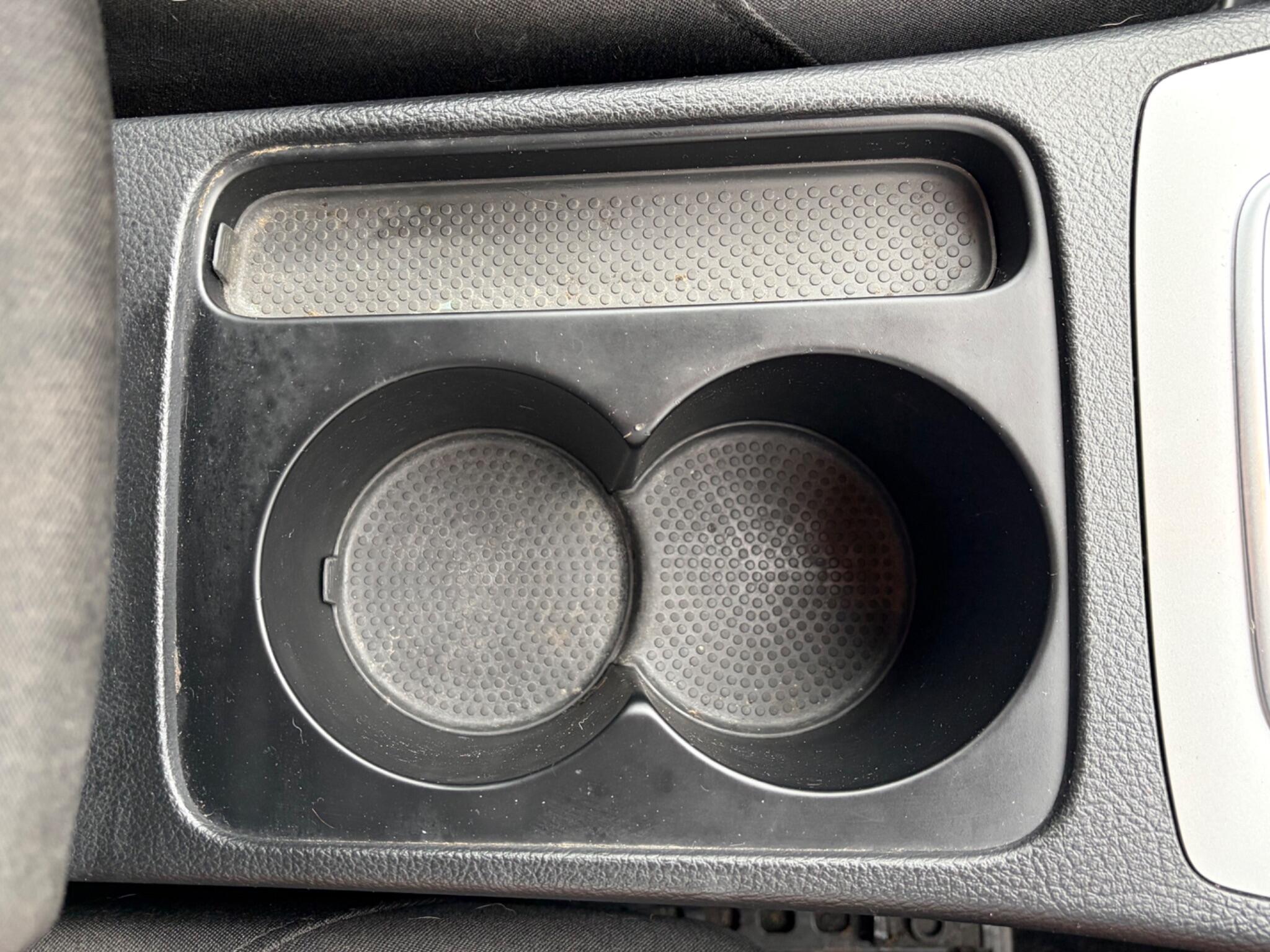 Volkswagen Passat - Image 22