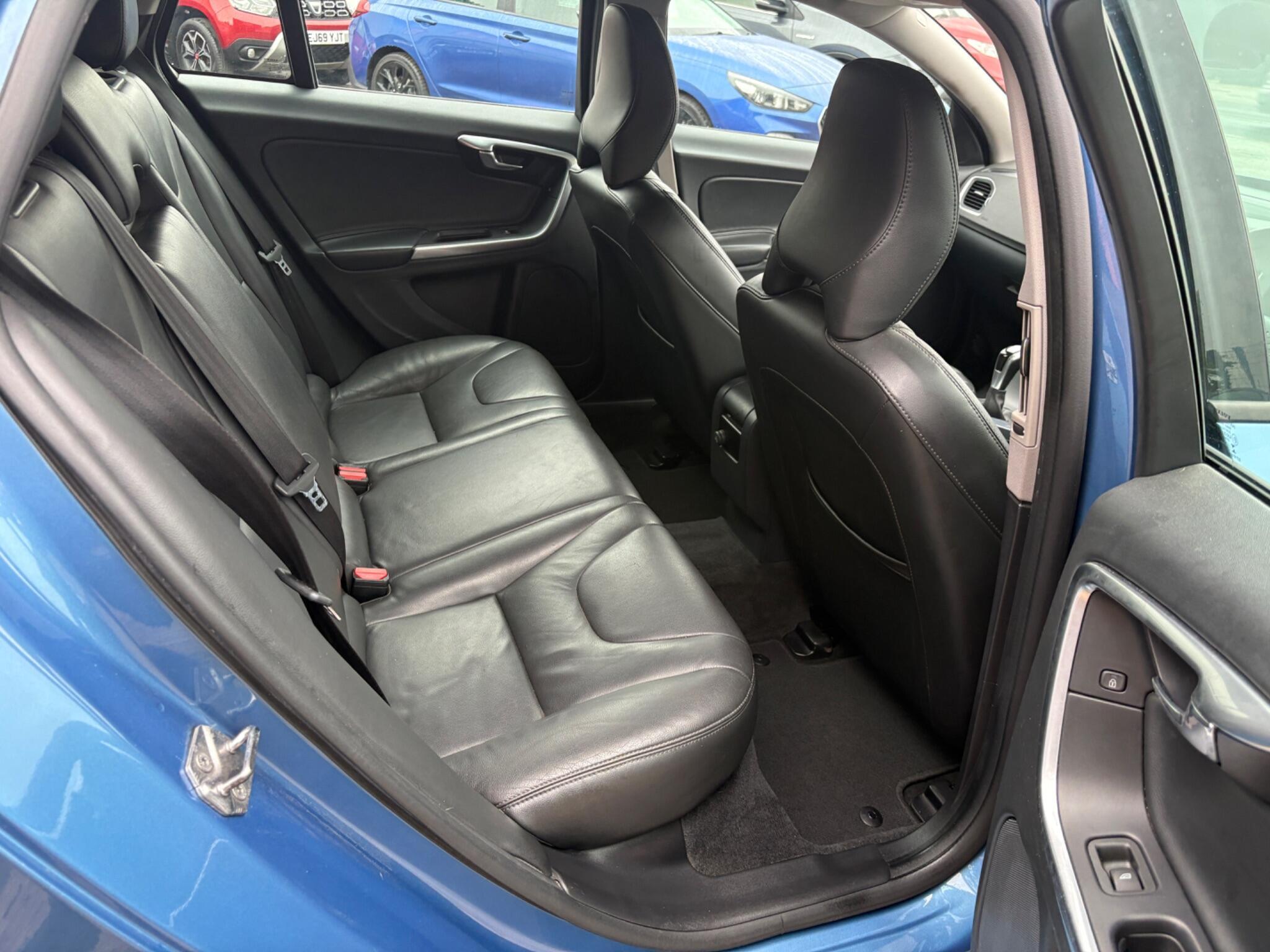 Volvo V60 - Image 16