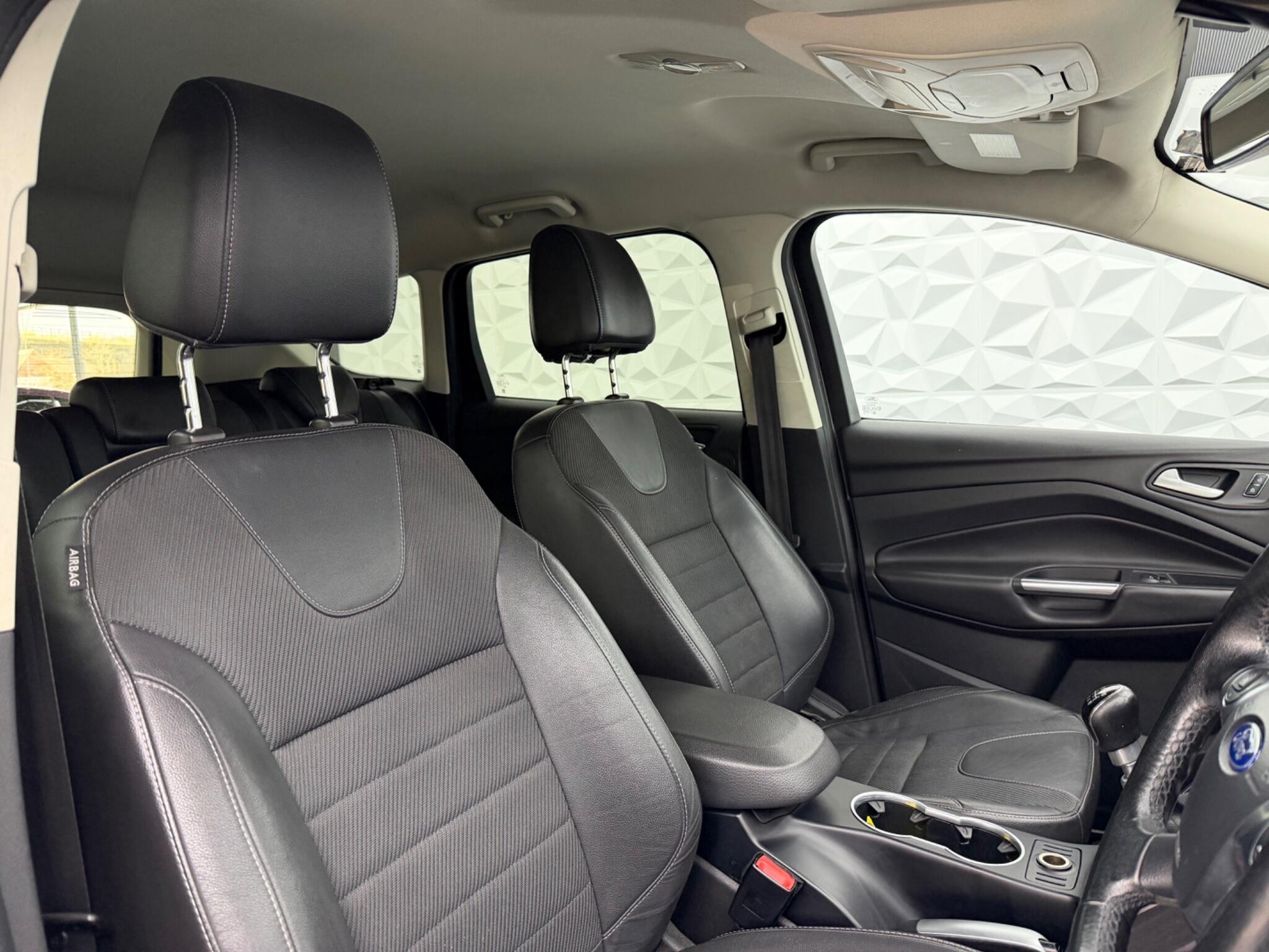 Ford Kuga - Image 21