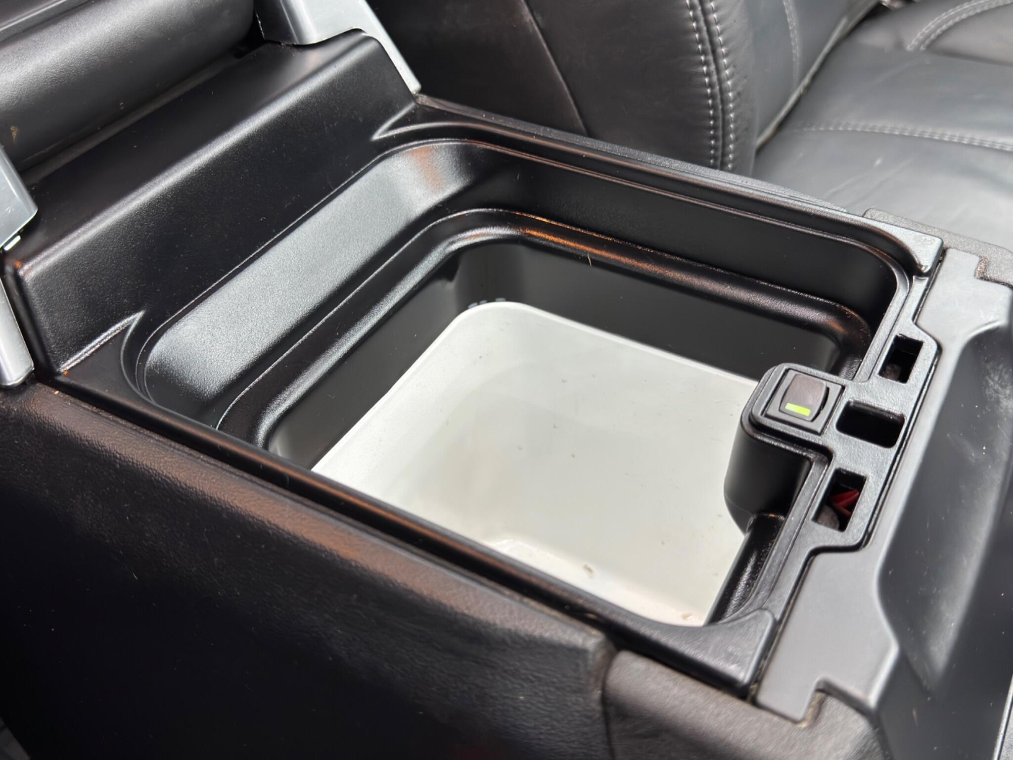 Land Rover DISCOVERY 4 - Image 25