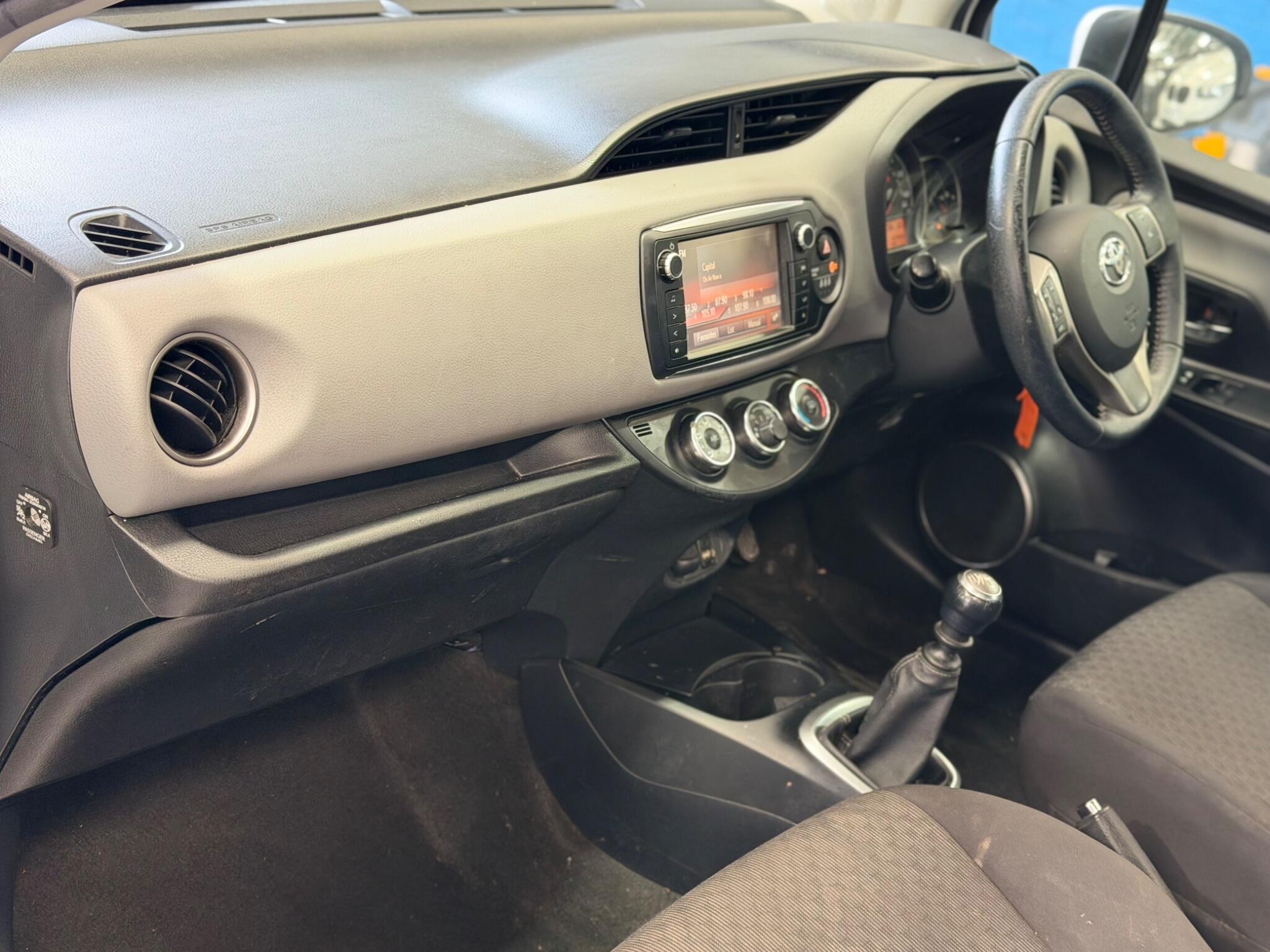 Toyota Yaris - Image 26