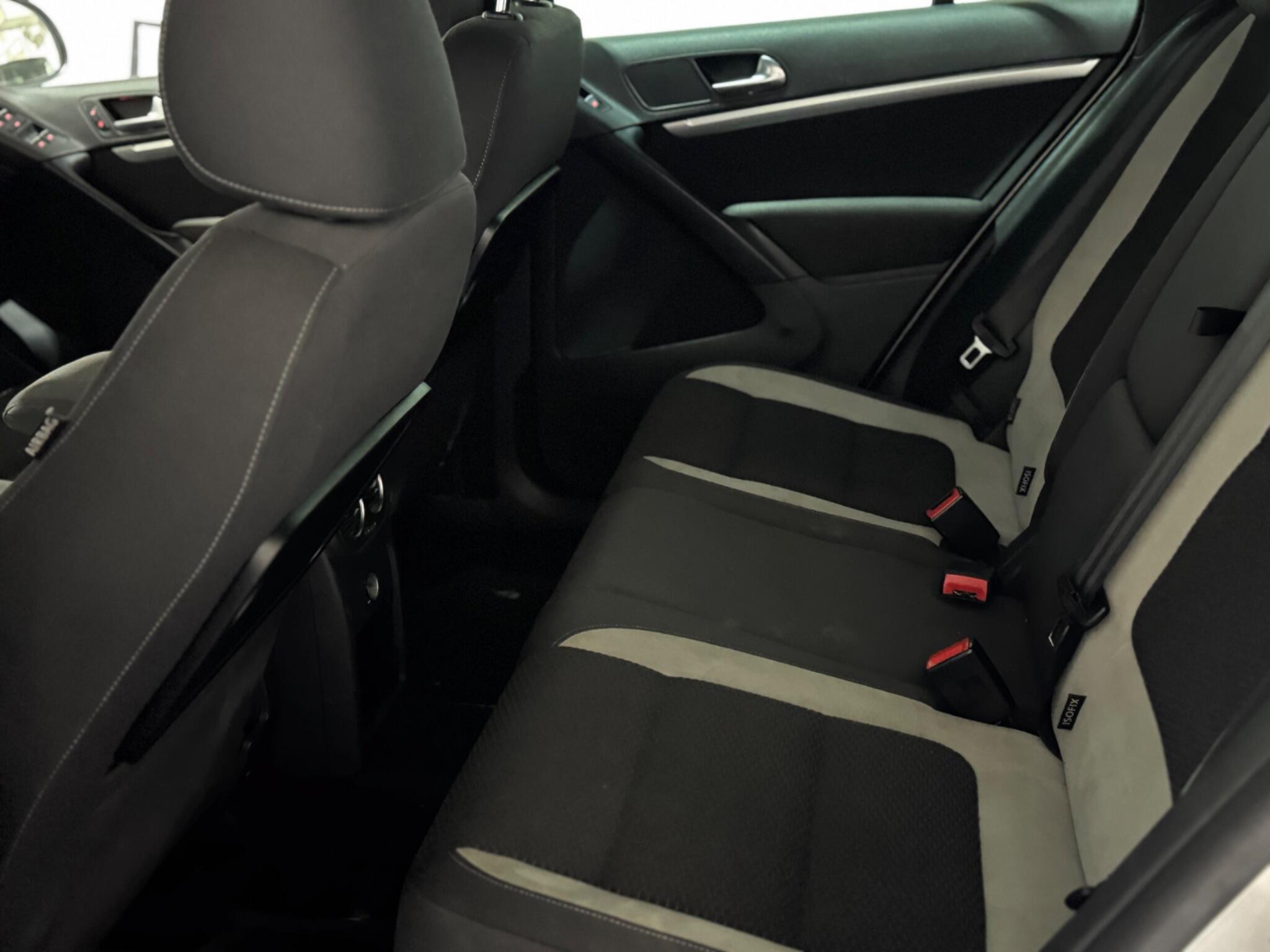 Volkswagen Tiguan - Image 25