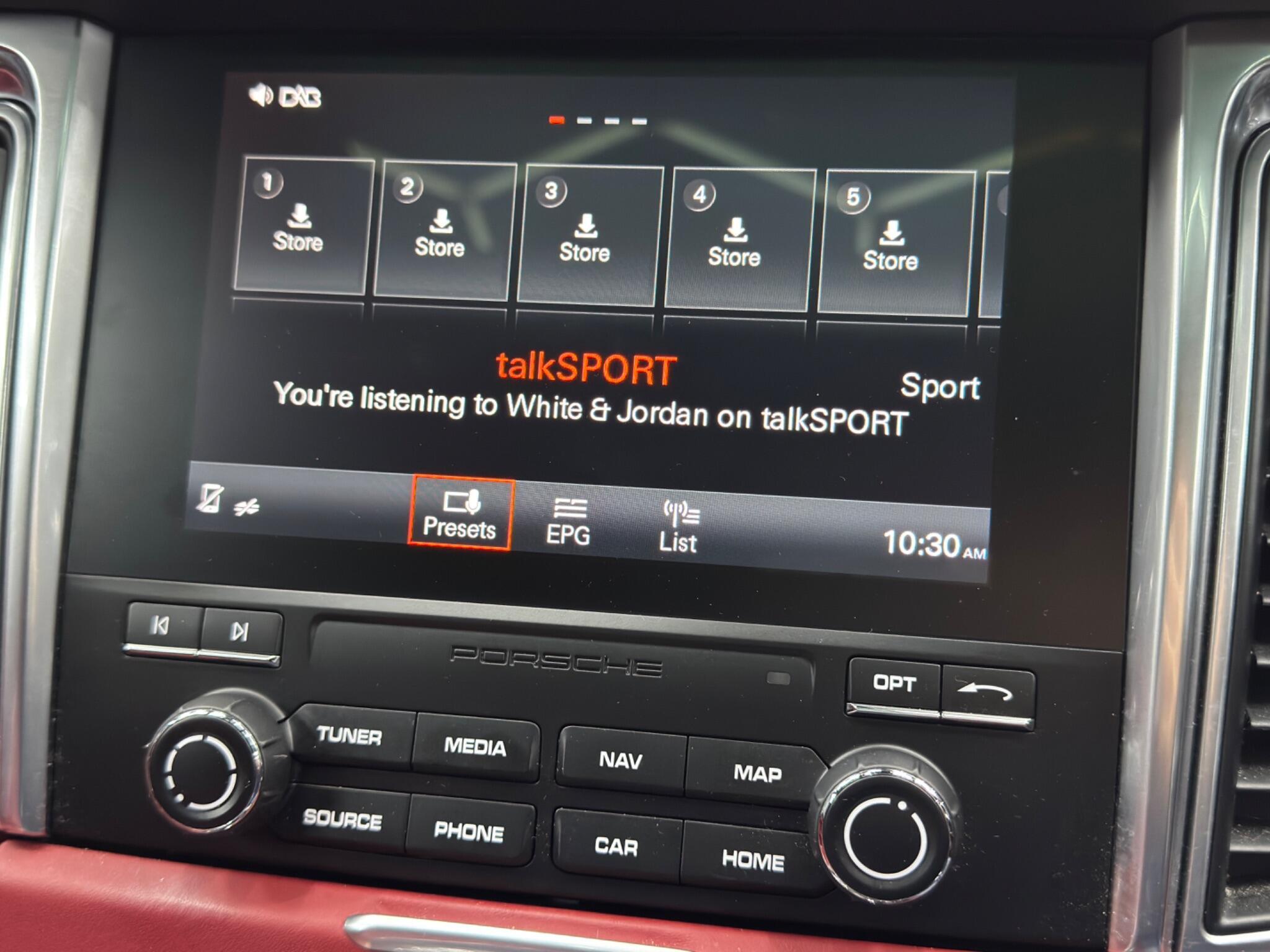 Porsche Macan - Image 32