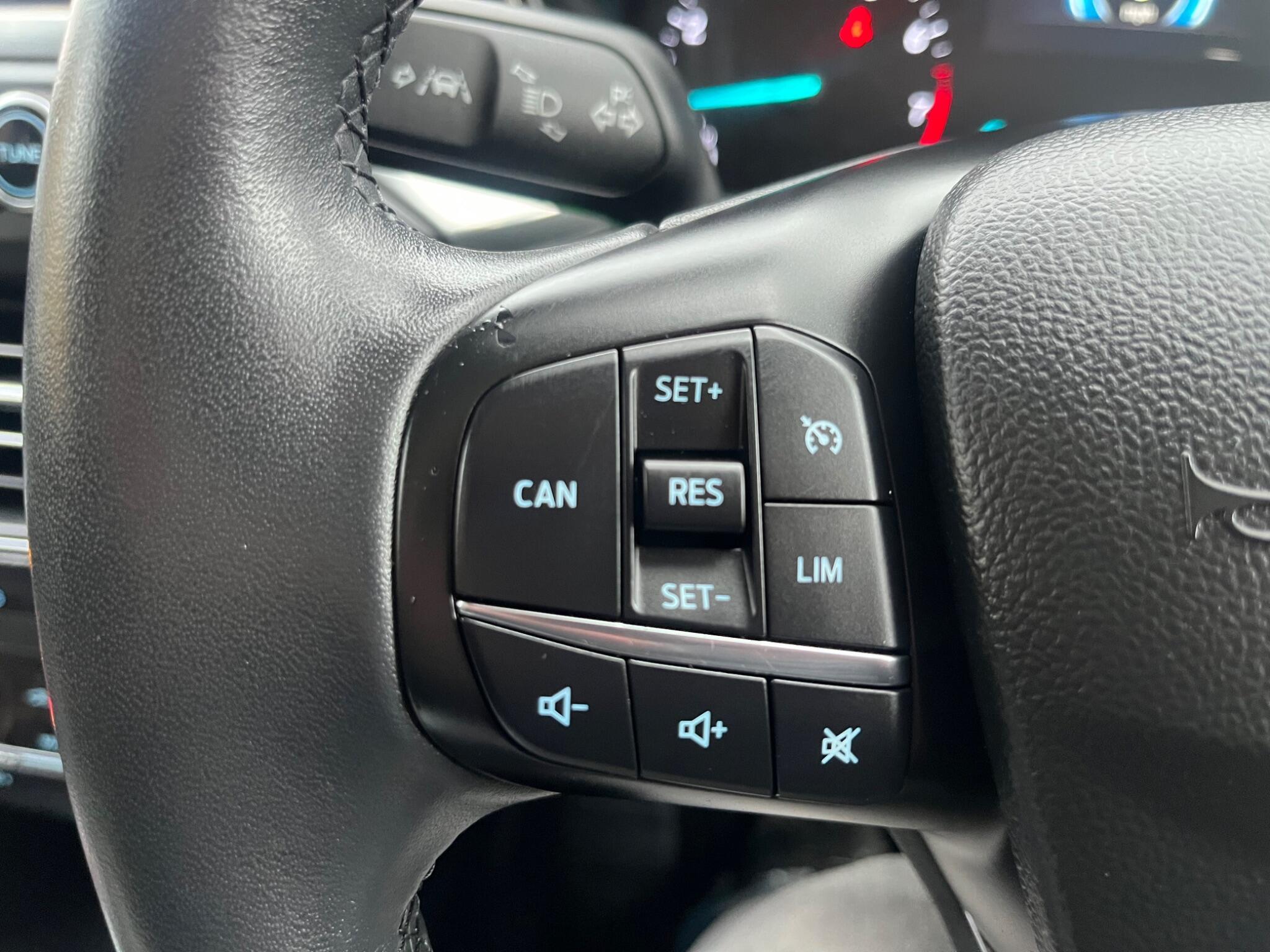 Ford Focus - Image 48