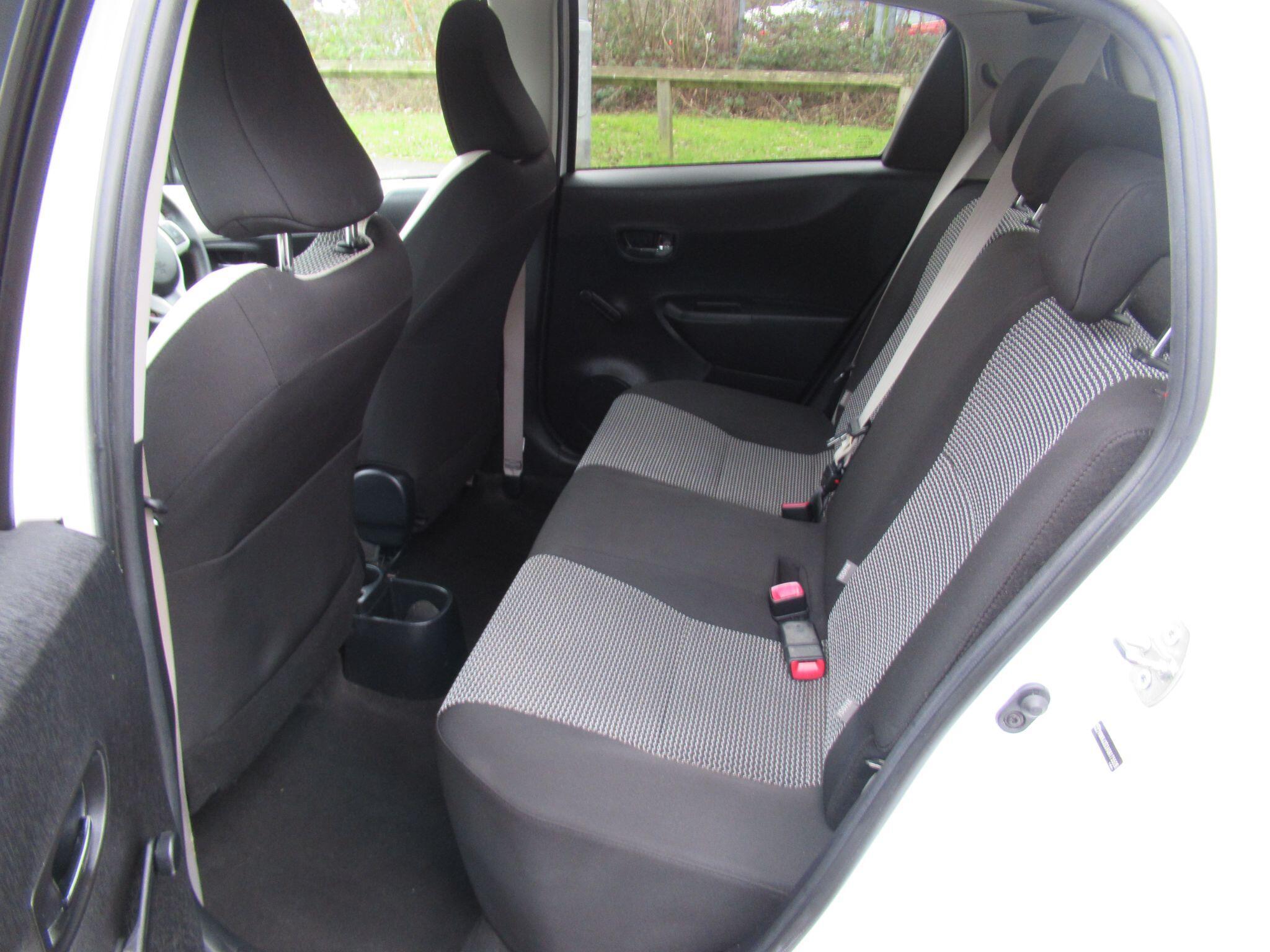 Toyota Yaris - Image 14