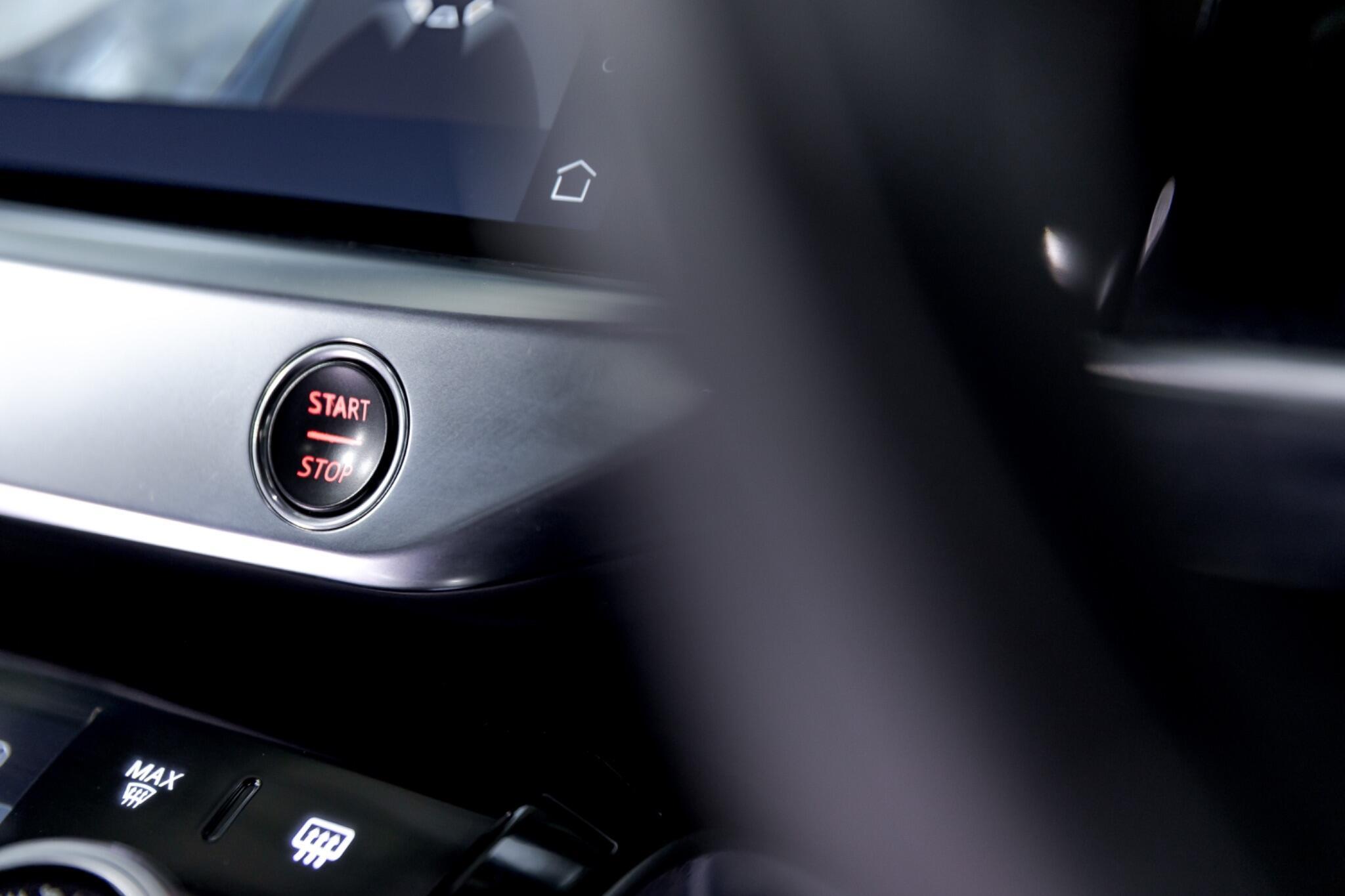 Jaguar I-Pace - Image 44