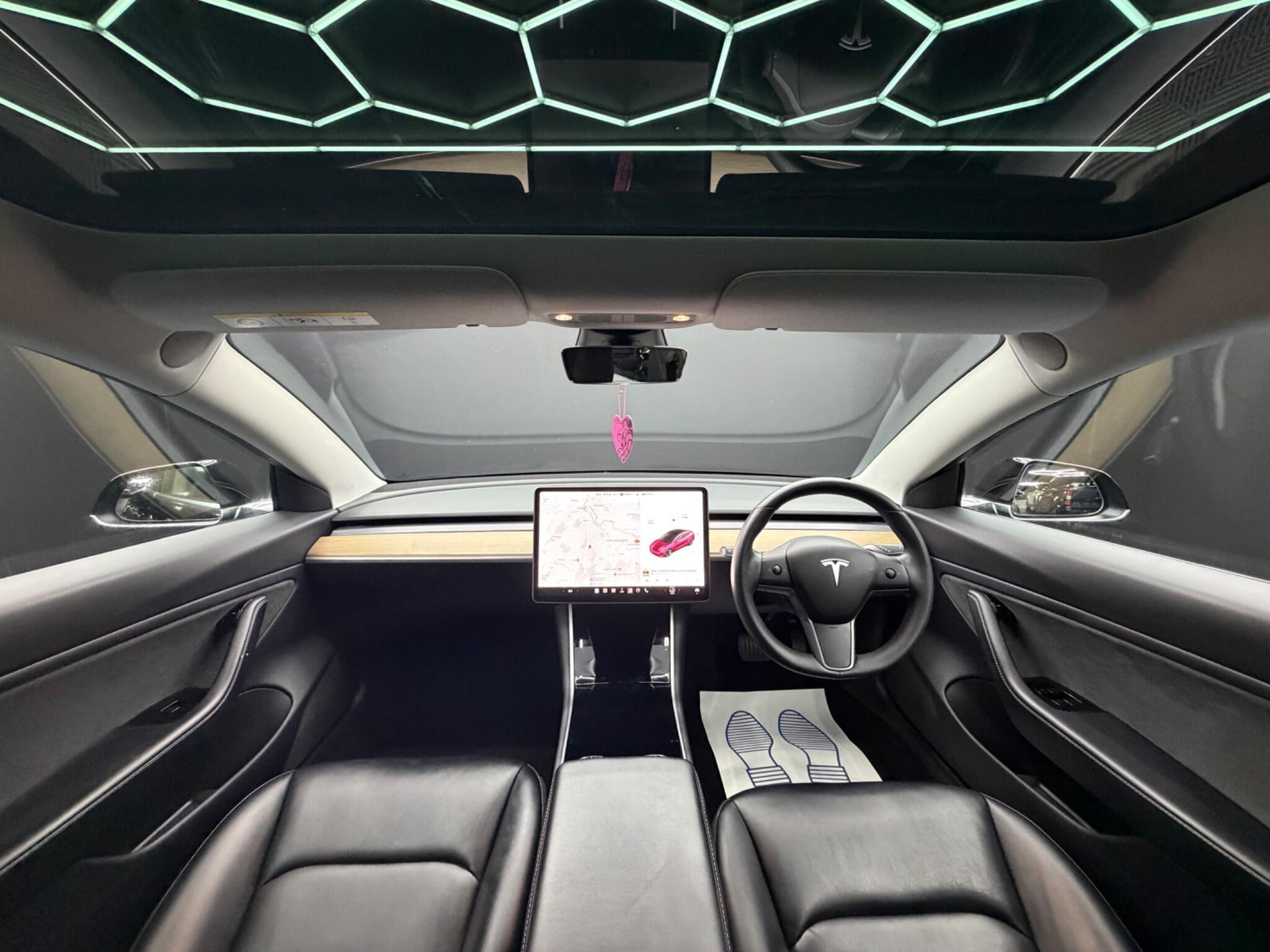 Tesla Model 3 - Image 17