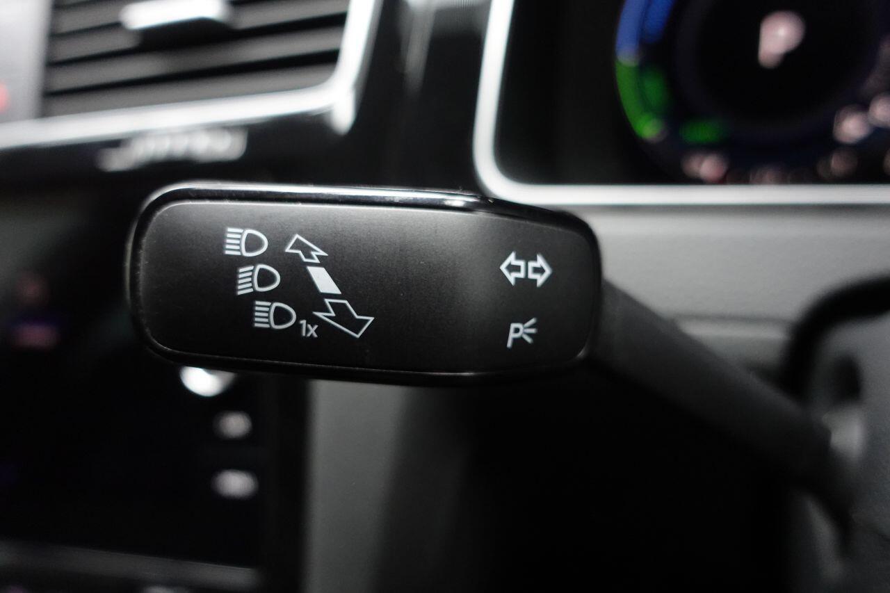 Volkswagen Golf - Image 44