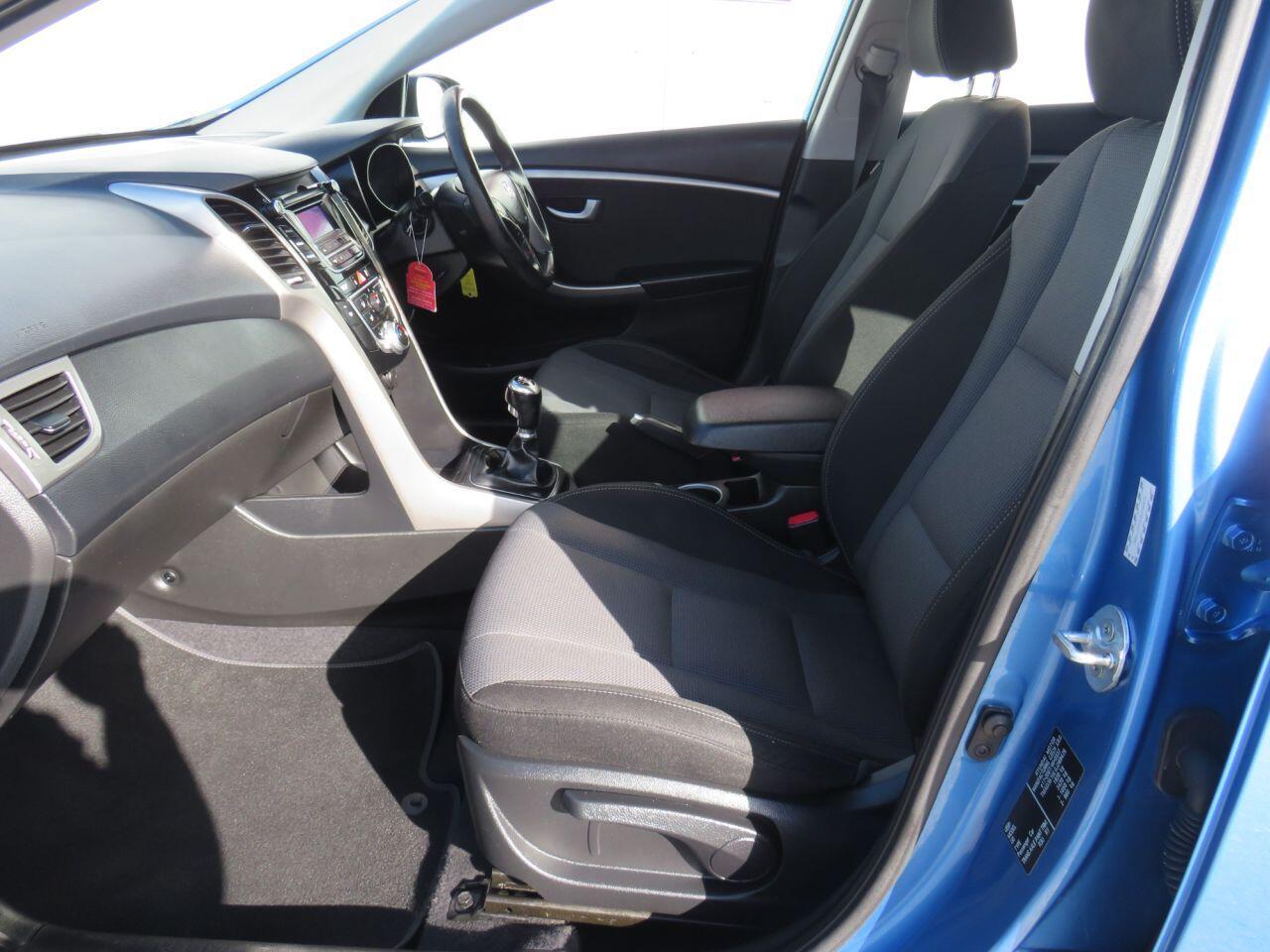 Hyundai i30 - Image 9