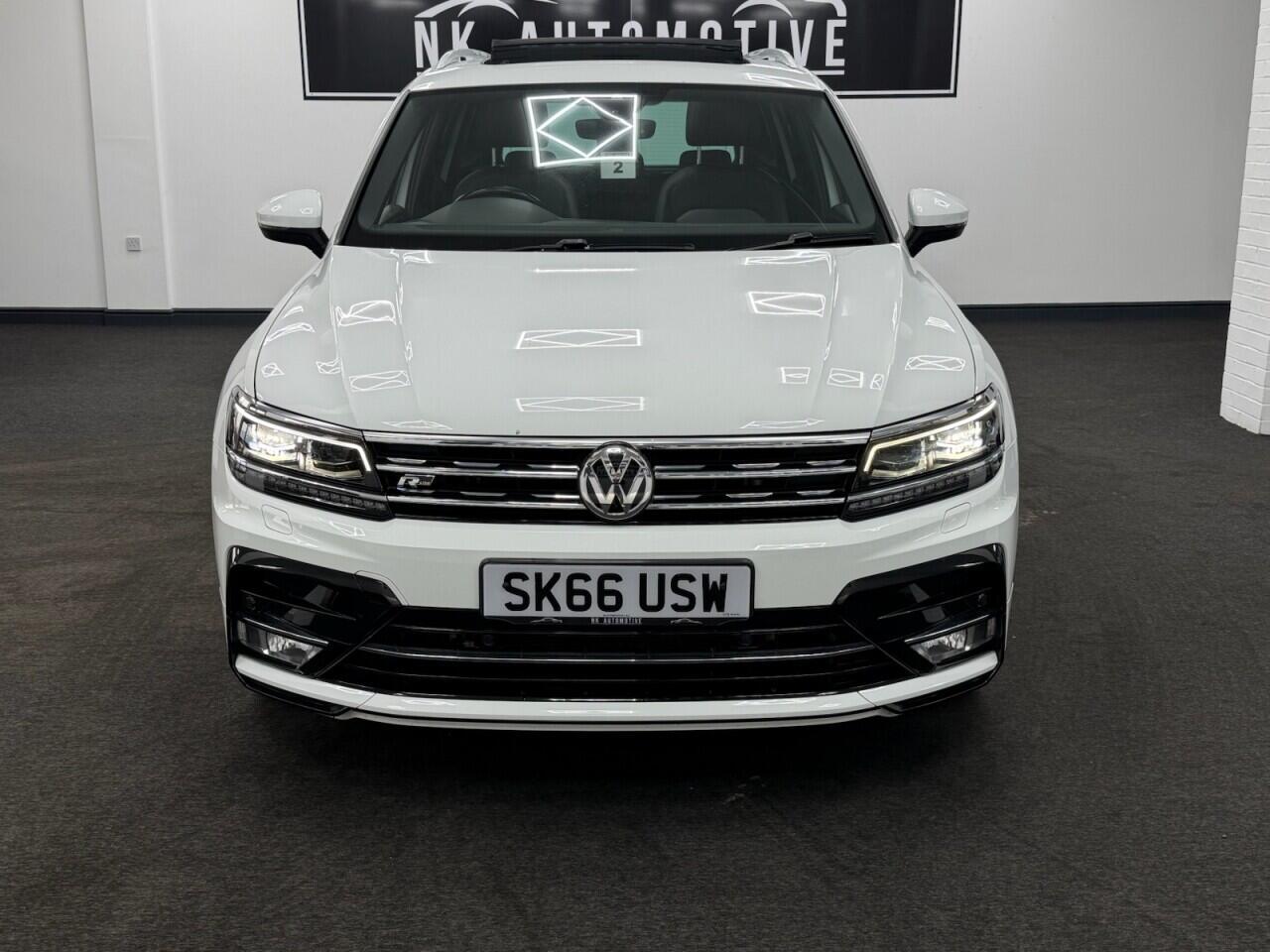 Volkswagen Tiguan - Image 11