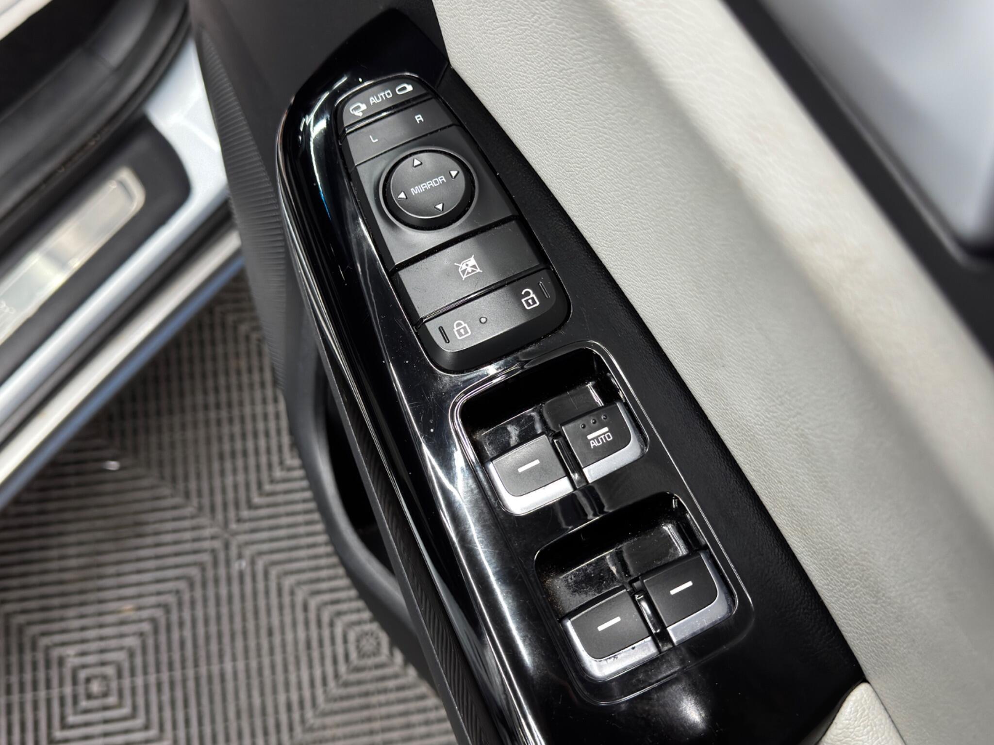 Kia Sportage - Image 36