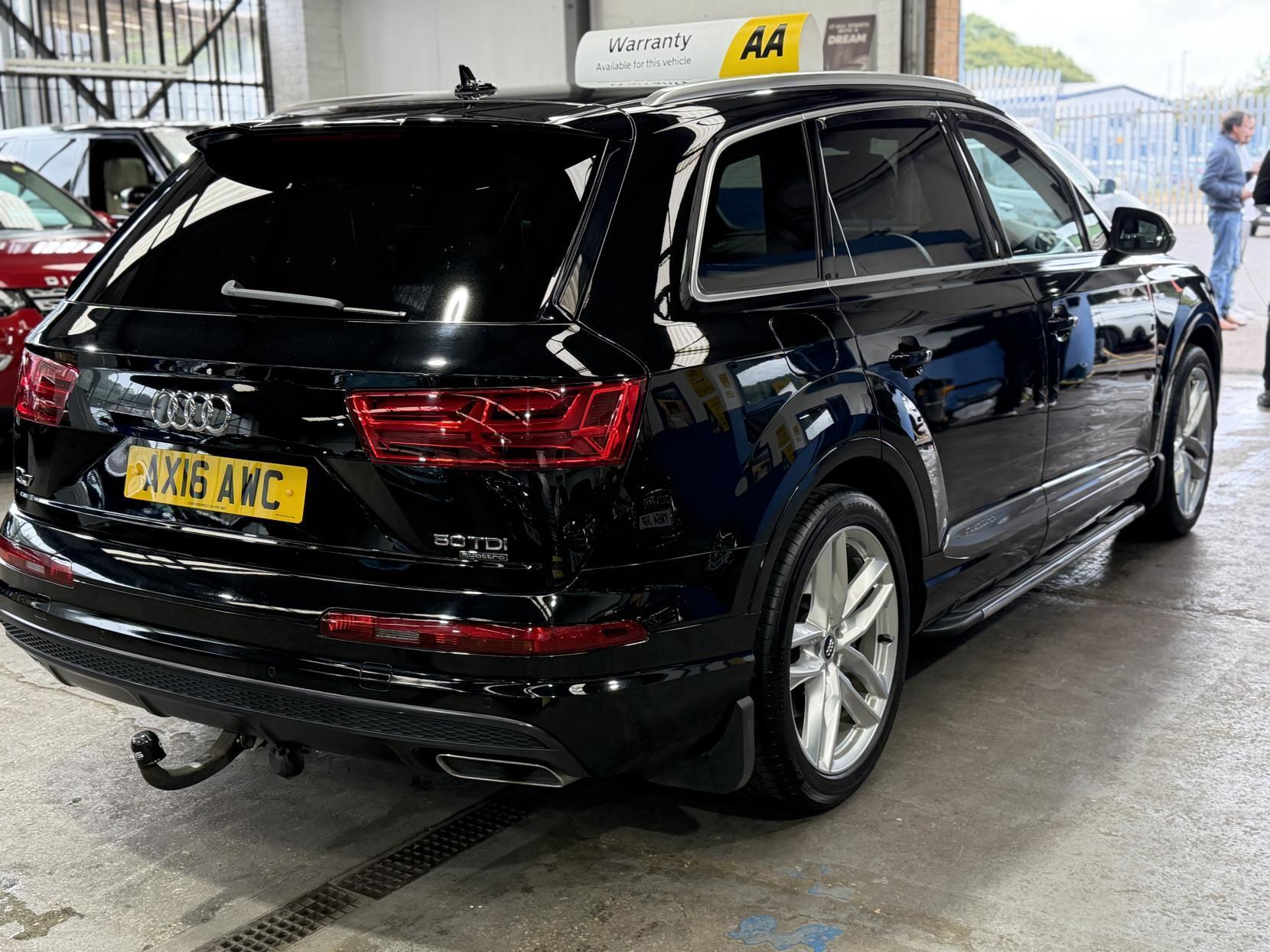 Audi Q7 - Image 5