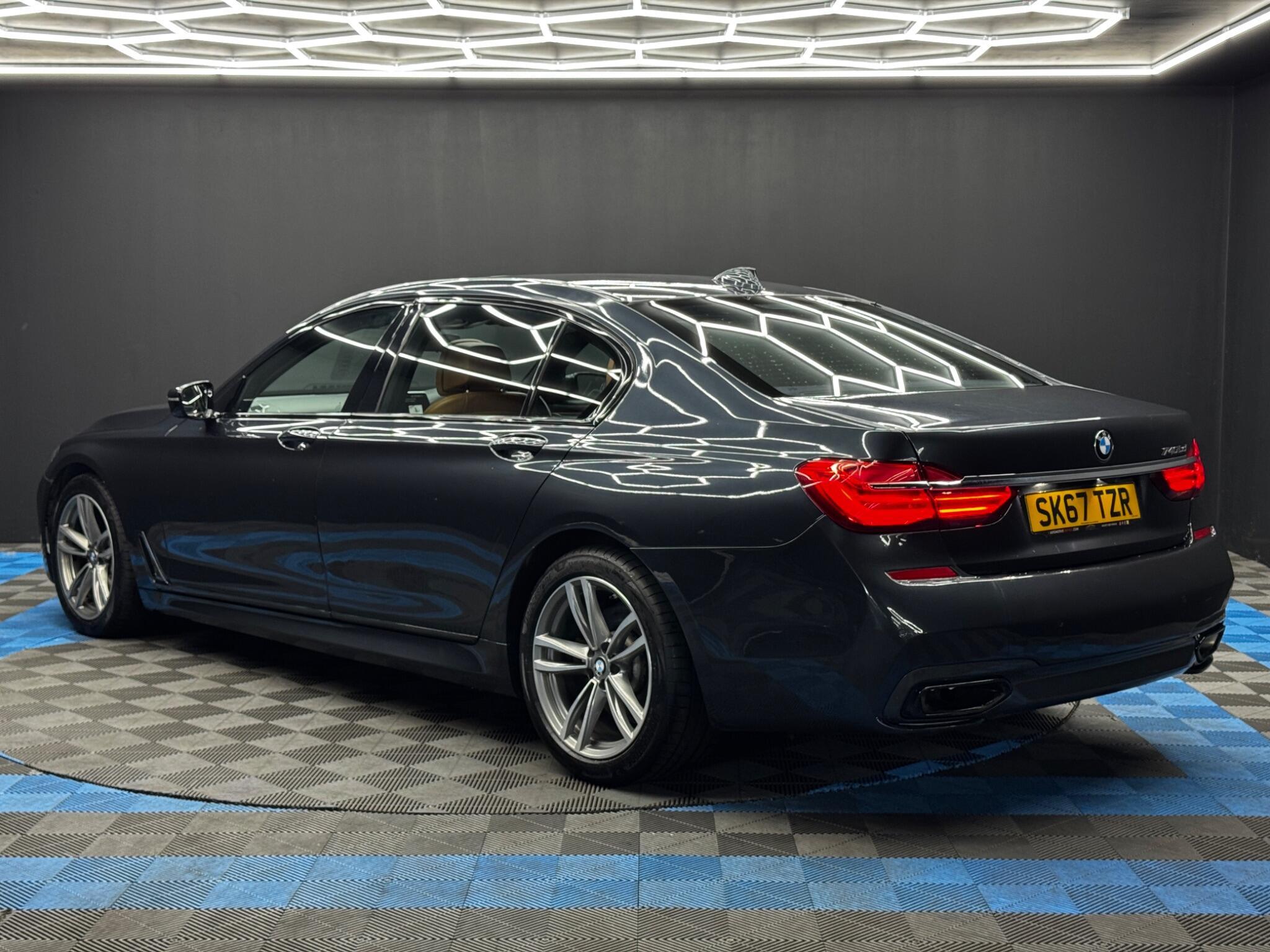 BMW 7 Series - Image 7