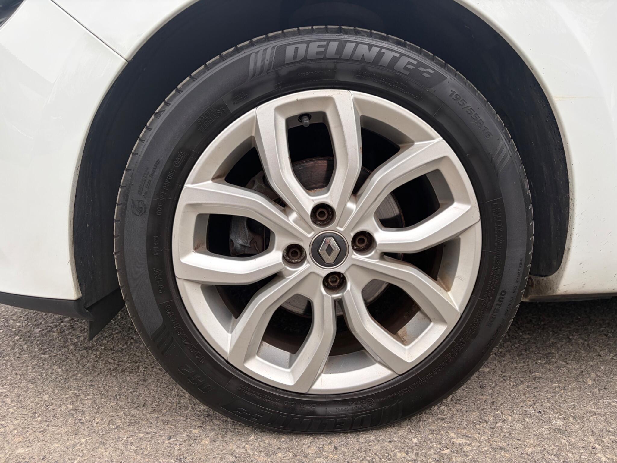 Renault Clio - Image 30