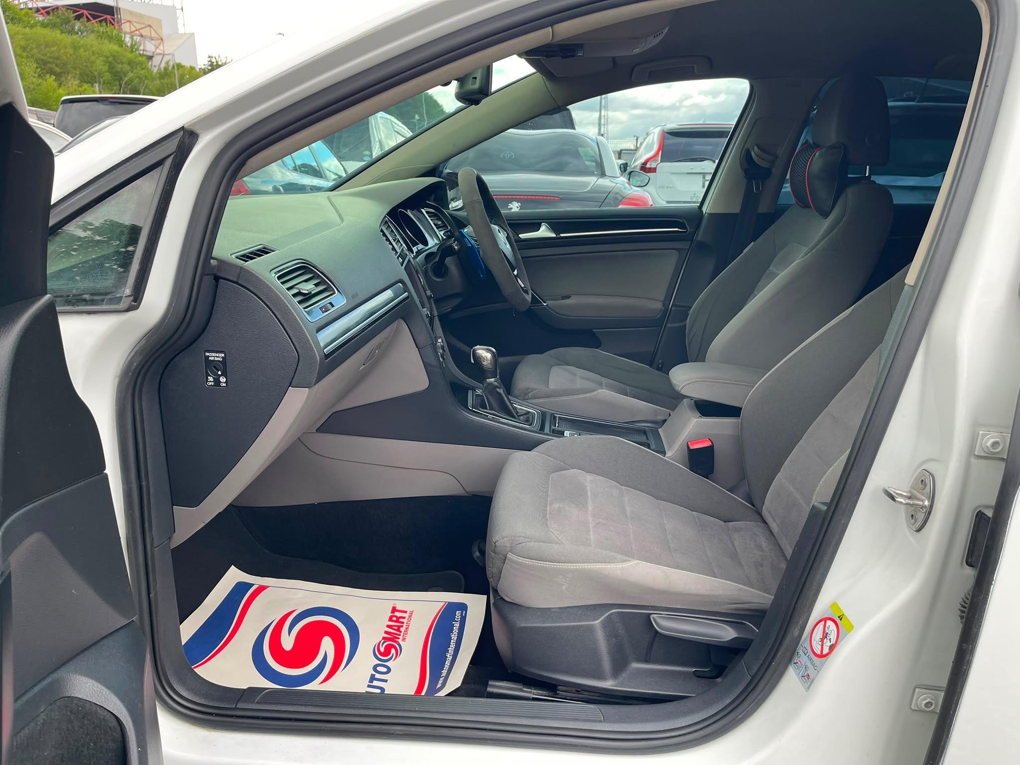 Volkswagen Golf - Image 19