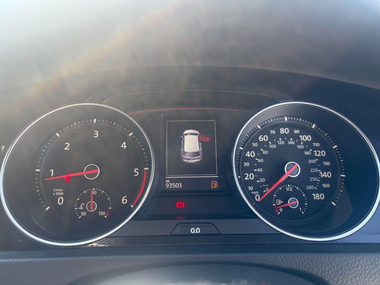 Volkswagen Golf - Image 15