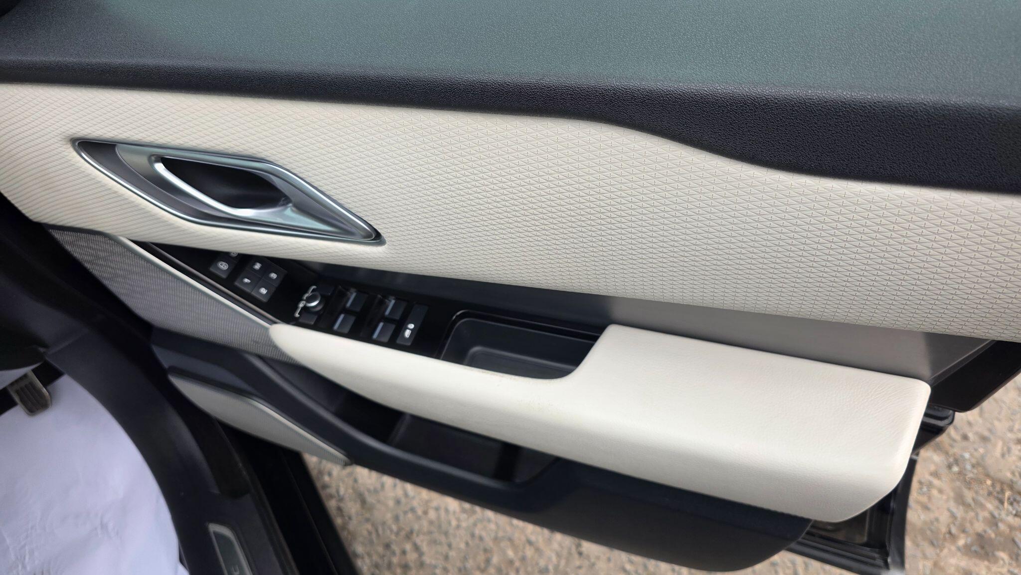 Land Rover Range Rover Velar - Image 26