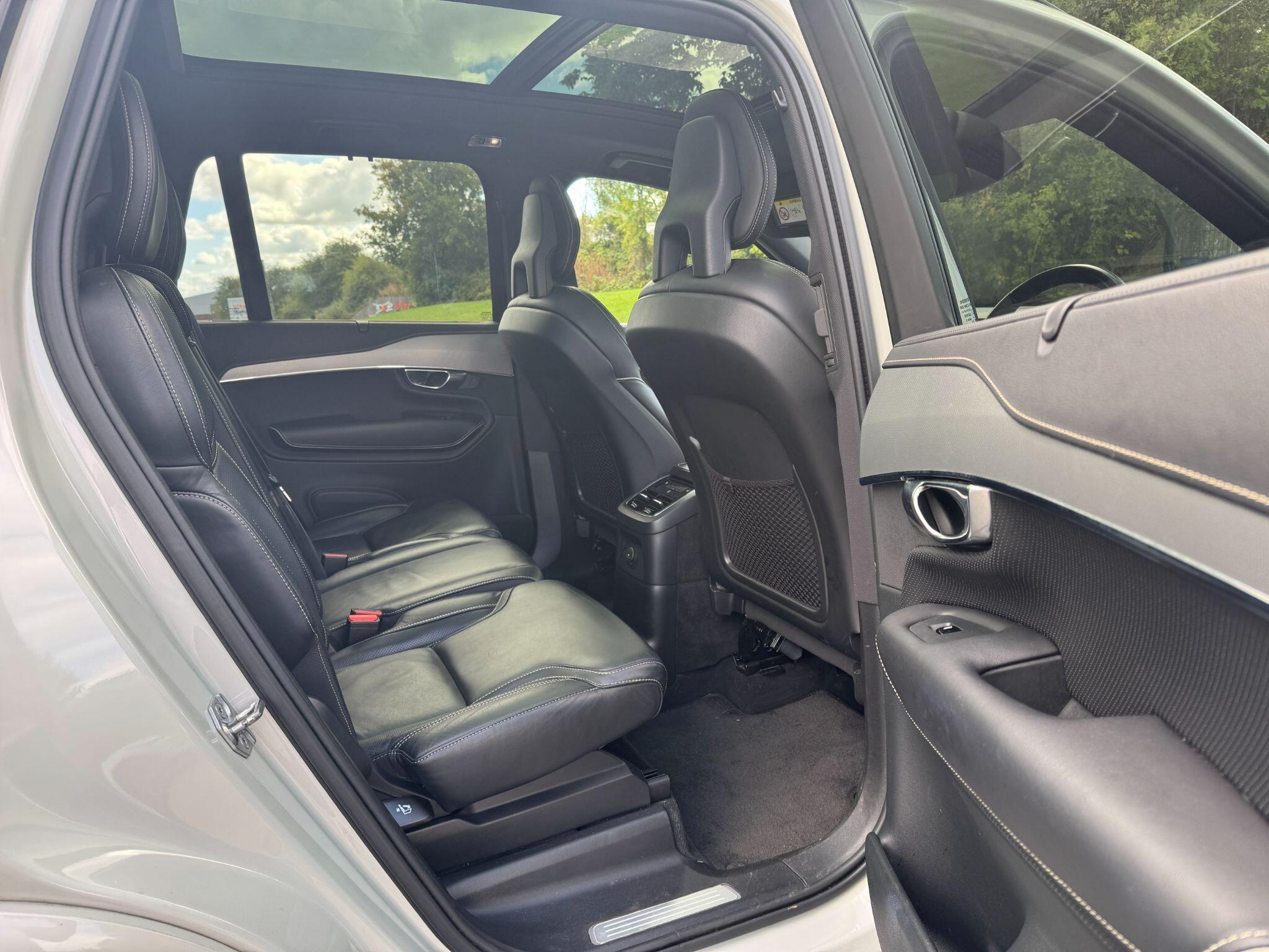 Volvo XC90 - Image 18