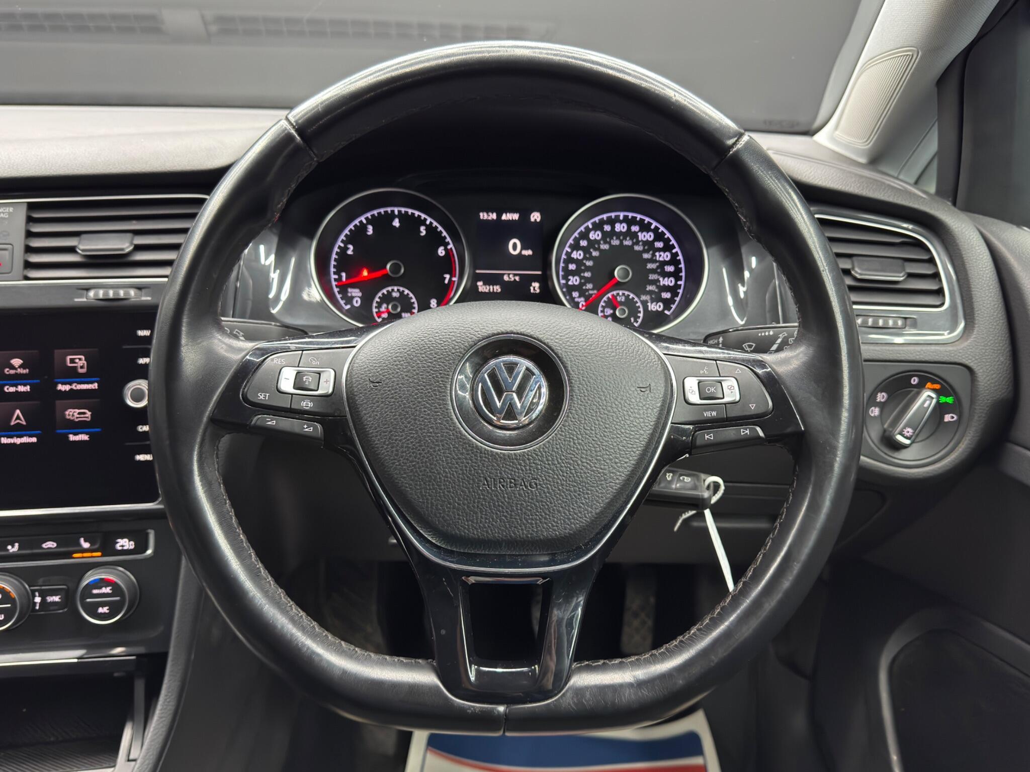 Volkswagen Golf - Image 19