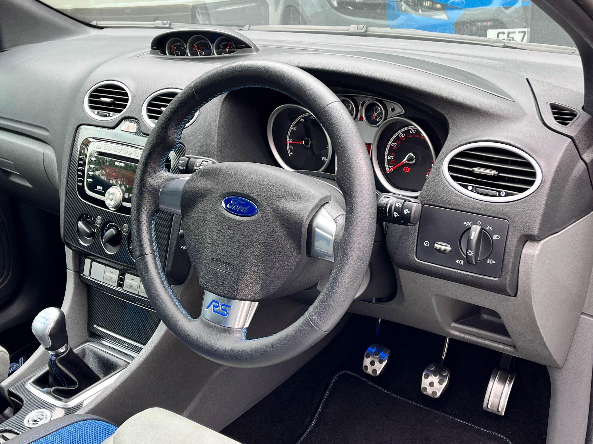 Ford Focus - Image 19