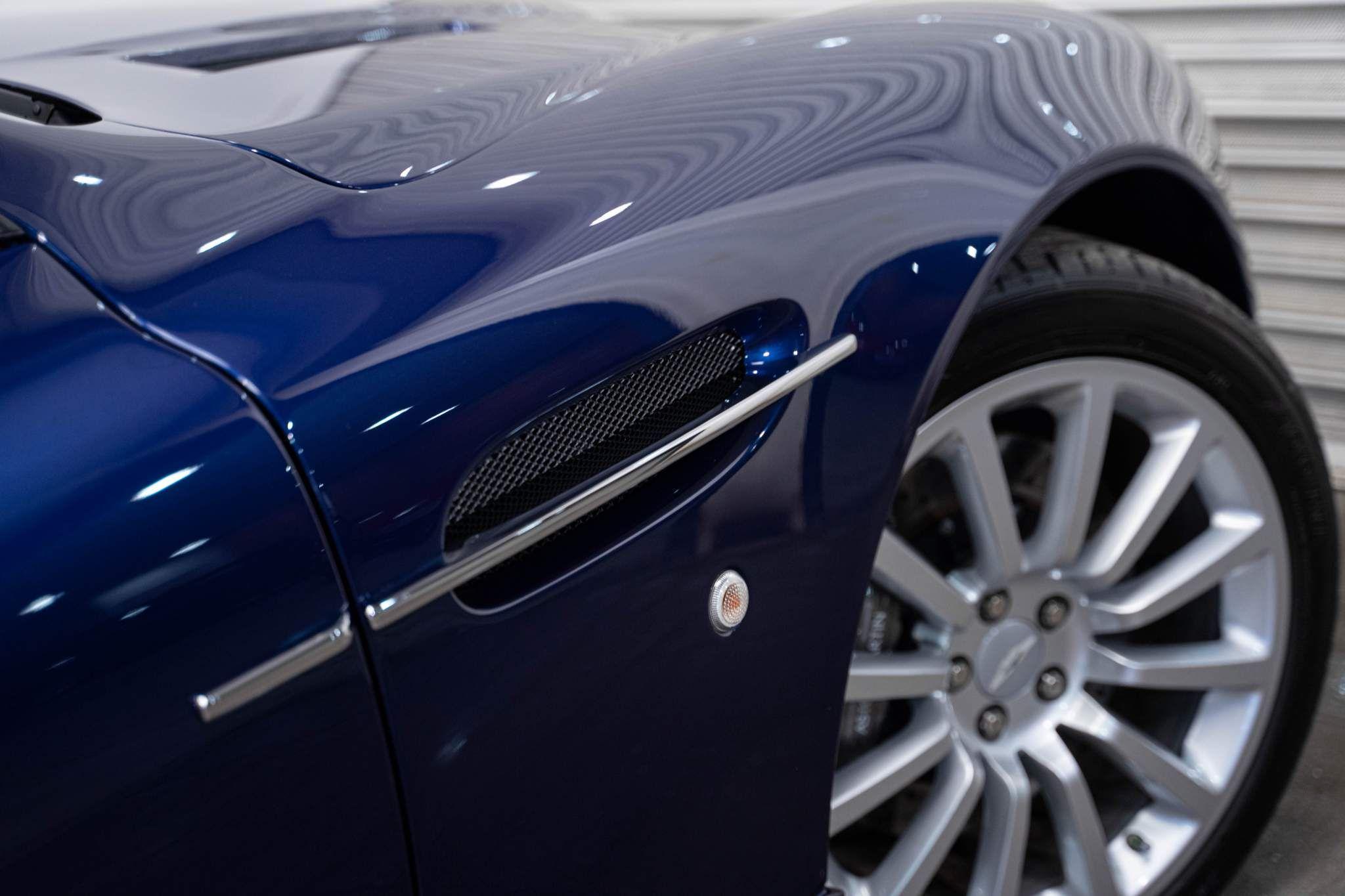 Aston Martin Vanquish - Image 12
