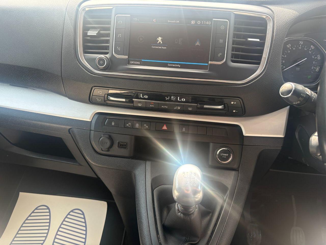 Peugeot Traveller - Image 15