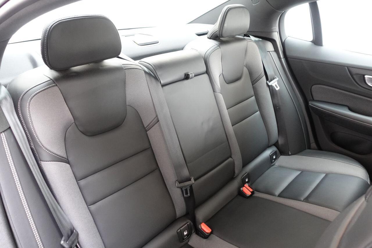 Volvo S60 - Image 18